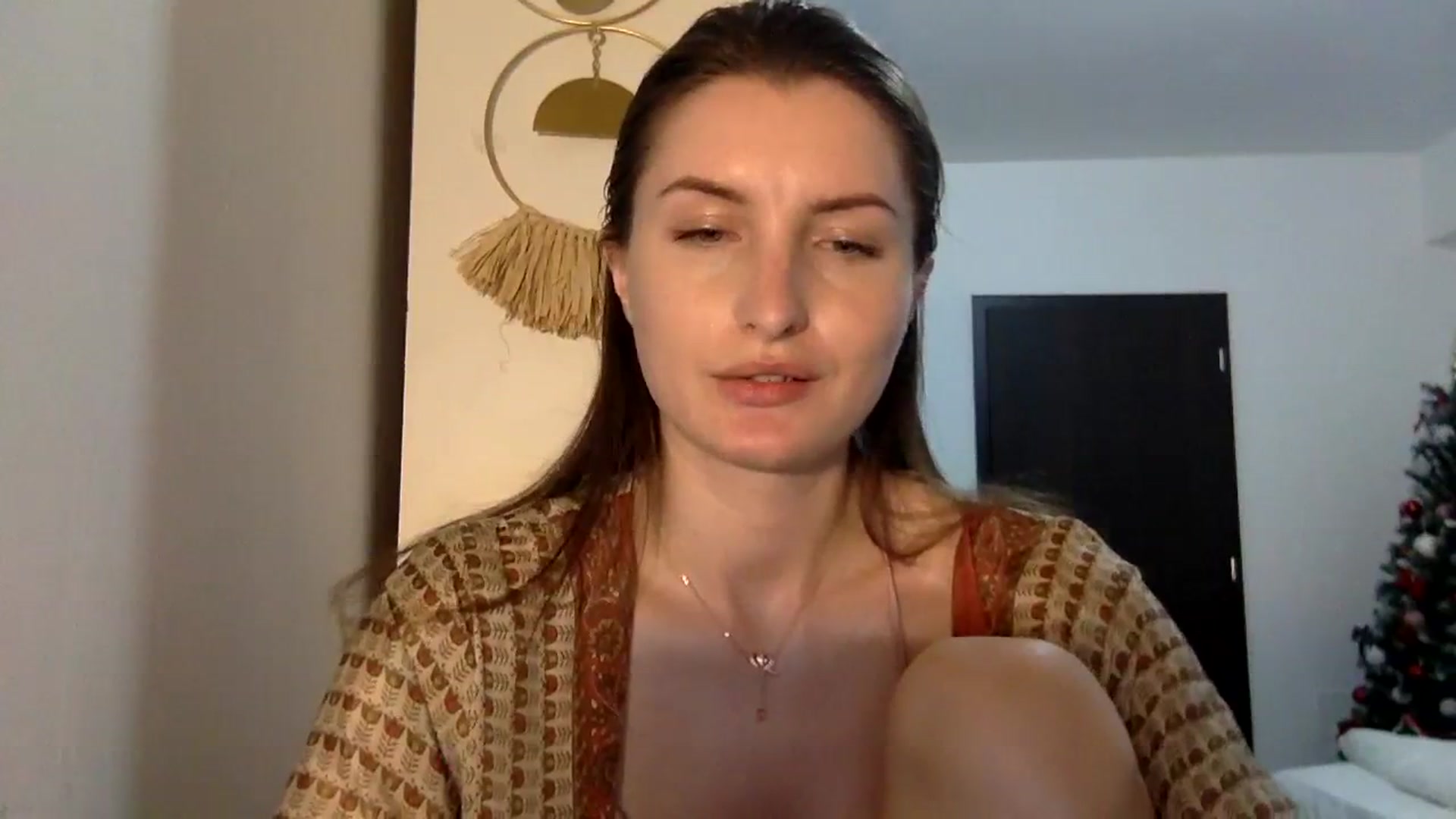 Gallery image thumbnail from EmilyRosier's myfreecams stream on, 03/31/2024, 21:33 image 2 of 20