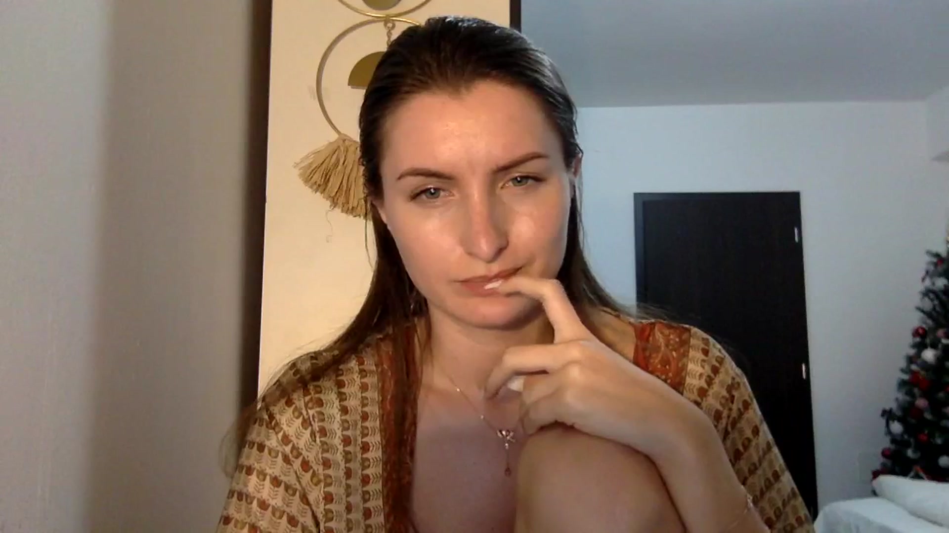 Gallery image thumbnail from EmilyRosier's myfreecams stream on, 03/31/2024, 21:33 image 14 of 20