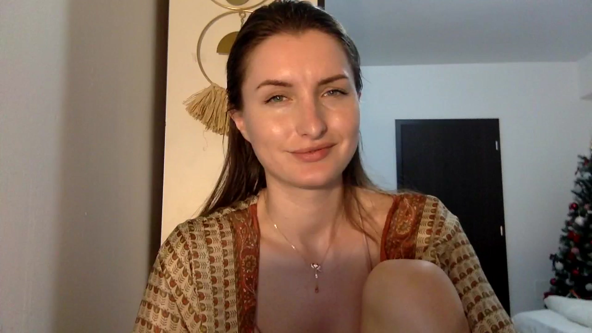 Gallery image thumbnail from EmilyRosier's myfreecams stream on, 03/31/2024, 21:33 image 8 of 20