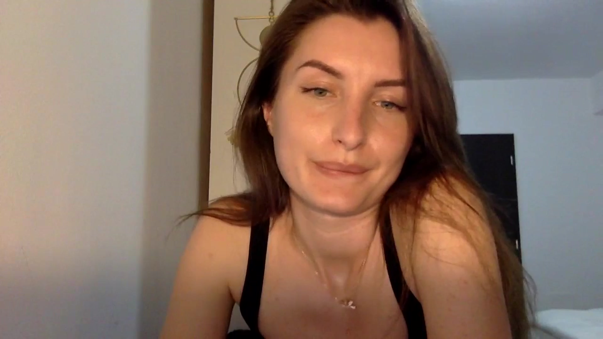 Gallery image thumbnail from EmilyRosier's myfreecams stream on, 04/21/2024, 20:25 image 3 of 20