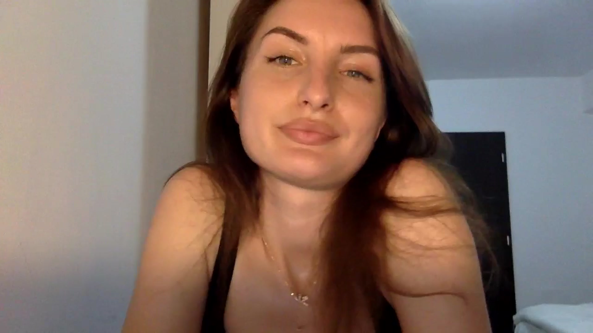 Gallery image thumbnail from EmilyRosier's myfreecams stream on, 04/21/2024, 20:25 image 8 of 20