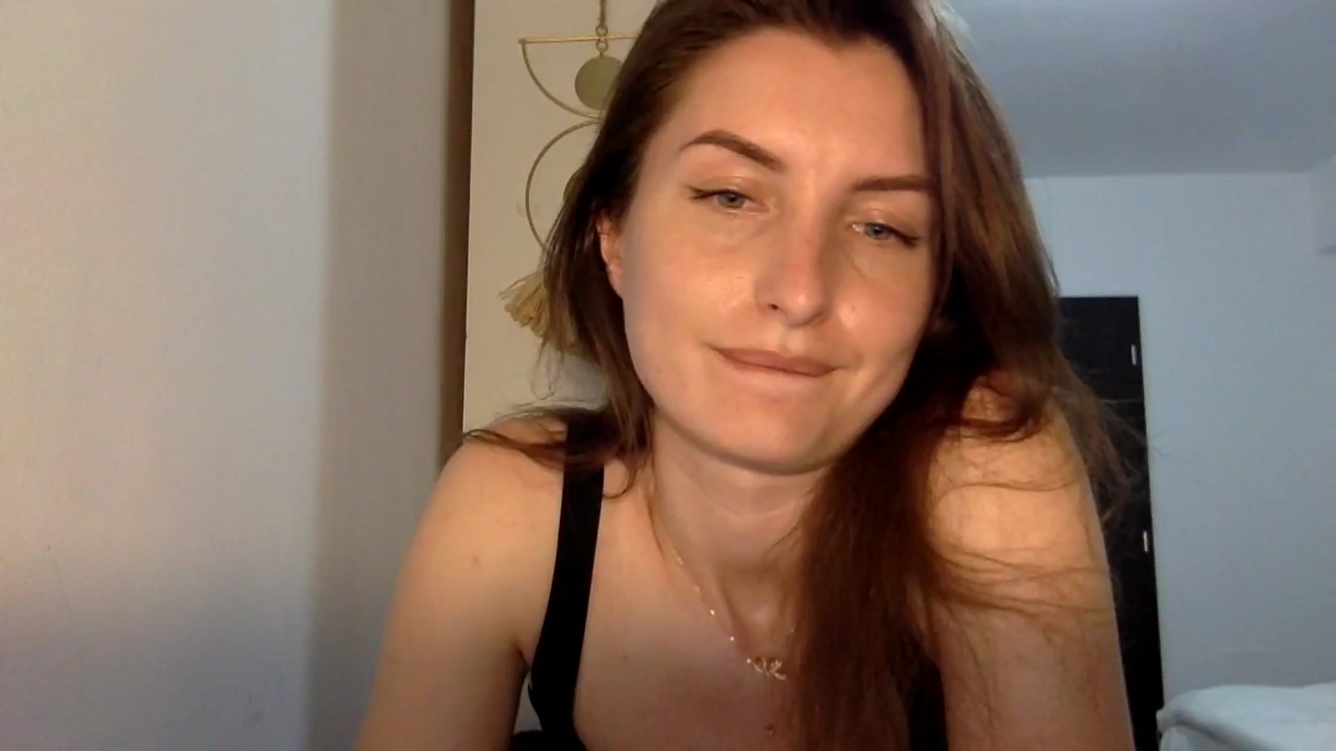 Gallery image thumbnail from EmilyRosier's myfreecams stream on, 04/21/2024, 20:25 image 19 of 20