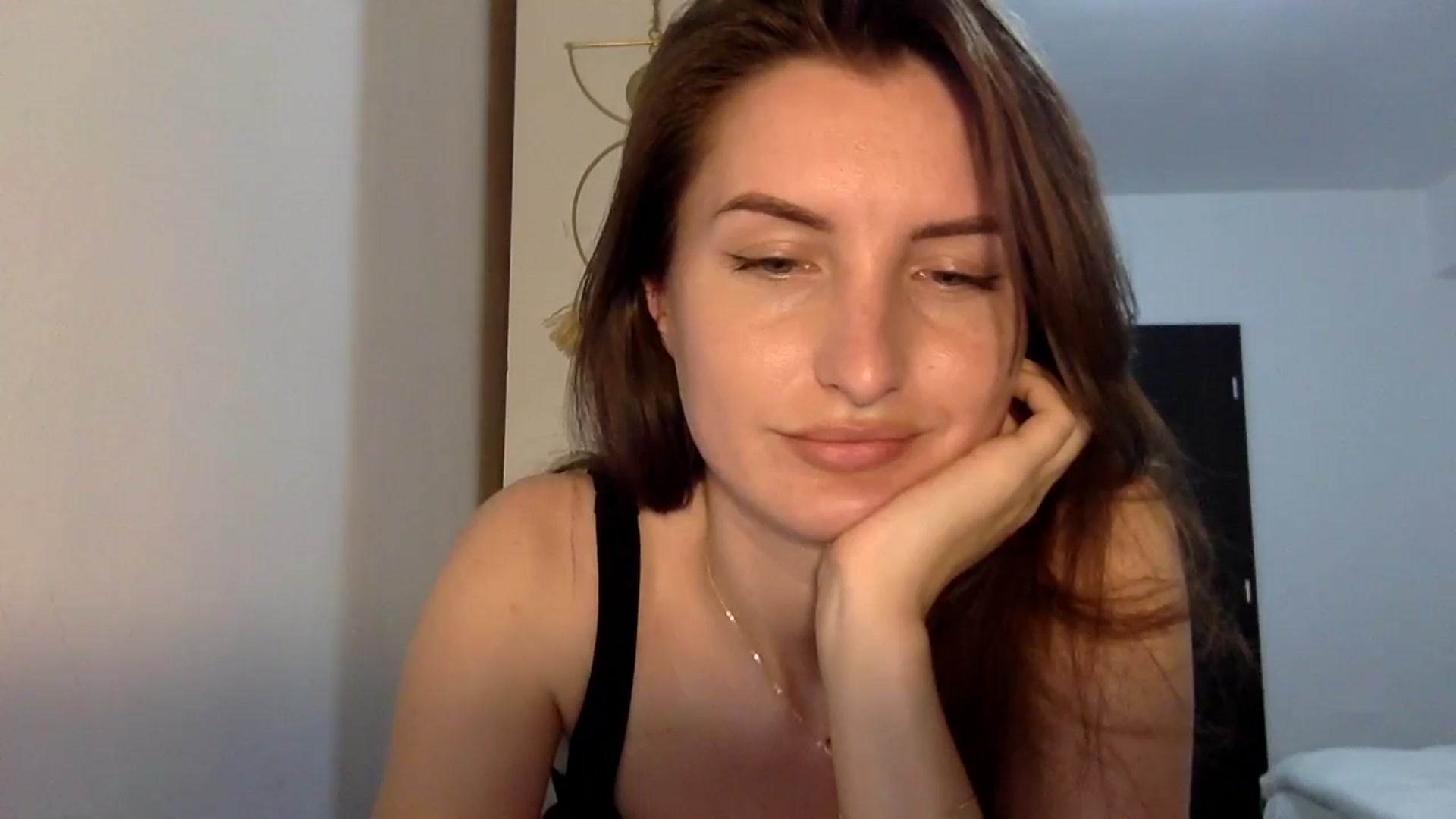 Gallery image thumbnail from EmilyRosier's myfreecams stream on, 04/21/2024, 20:25 image 12 of 20