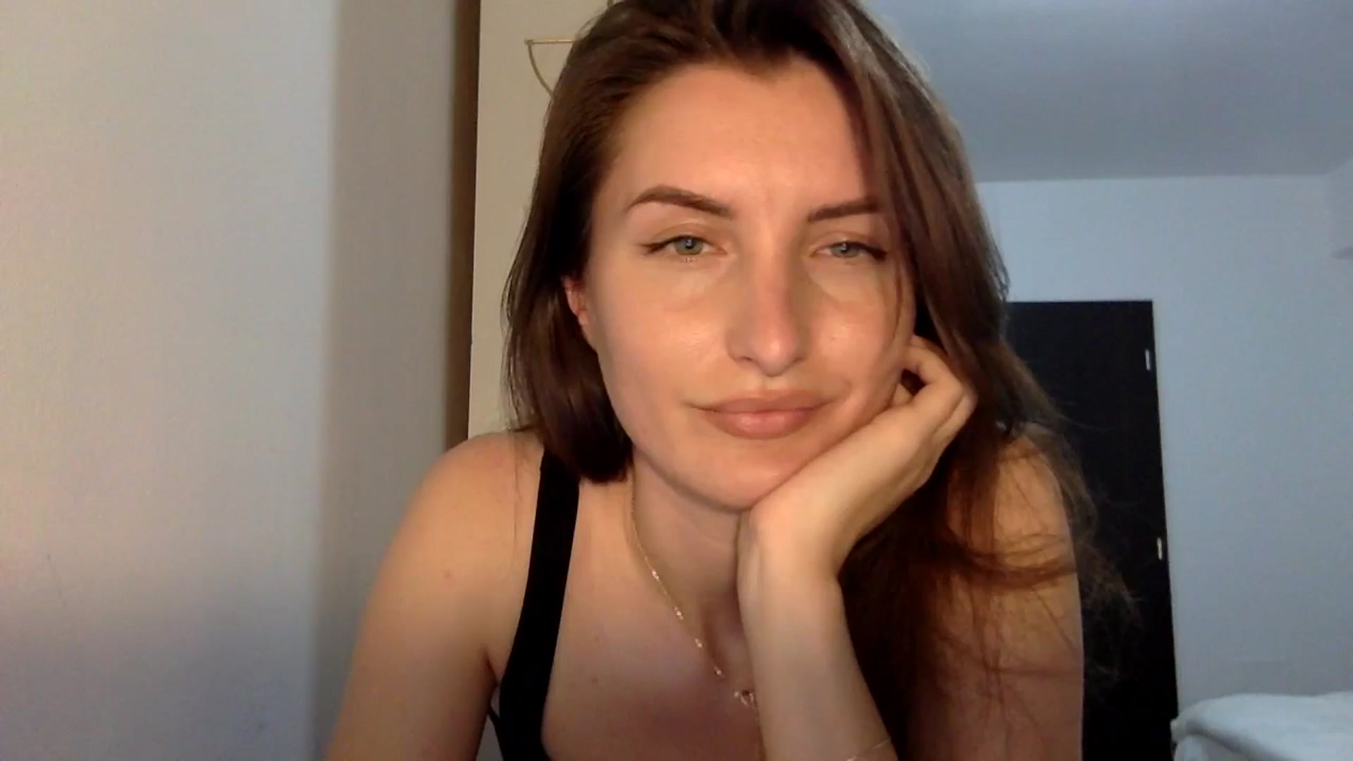 Gallery image thumbnail from EmilyRosier's myfreecams stream on, 04/21/2024, 20:25 image 11 of 20