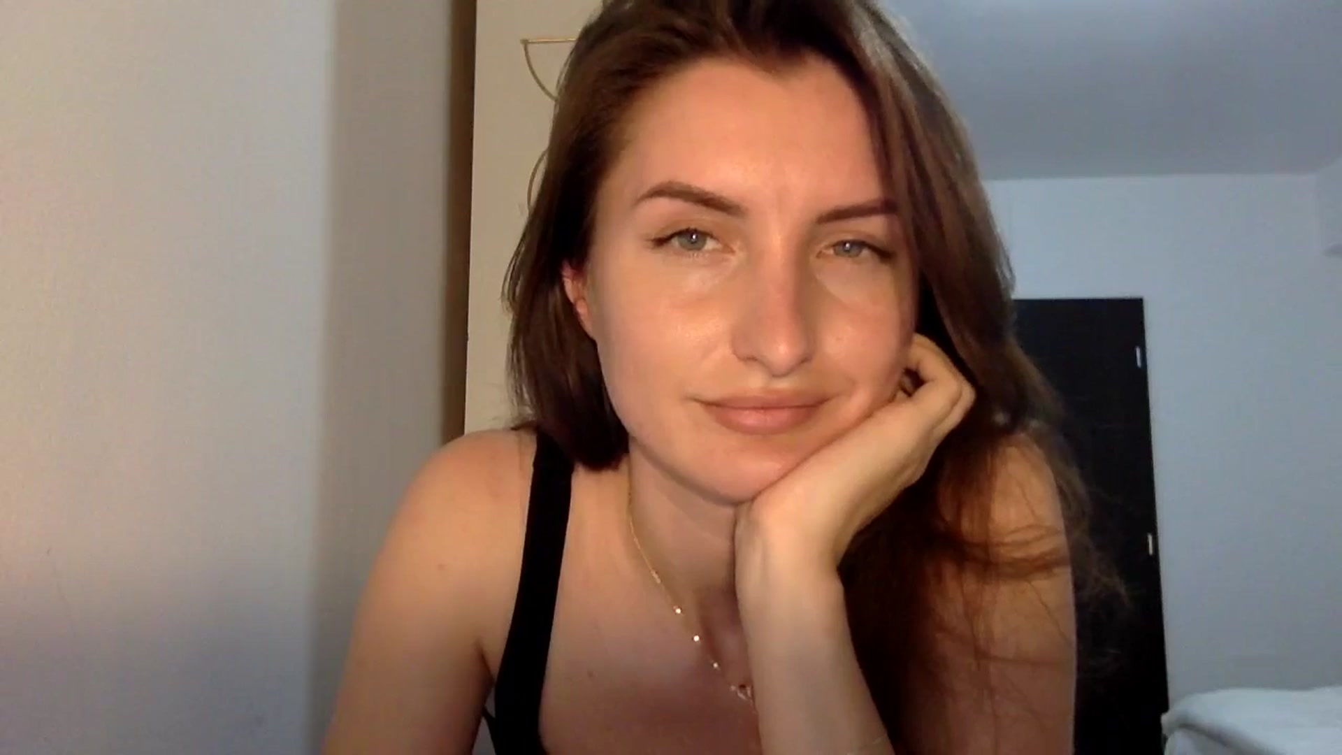 Gallery image thumbnail from EmilyRosier's myfreecams stream on, 04/21/2024, 20:25 image 10 of 20