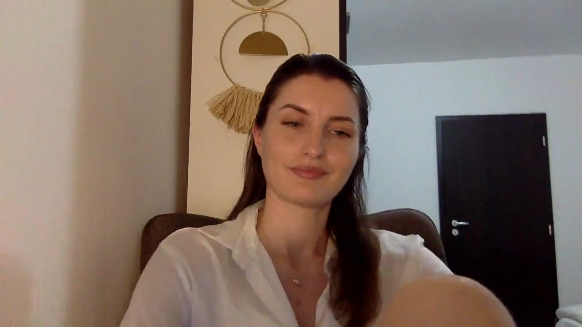 Gallery image thumbnail from EmilyRosier's myfreecams stream on, 04/22/2024, 20:22 image 5 of 20