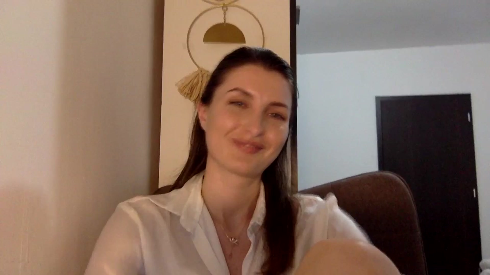 Gallery image thumbnail from EmilyRosier's myfreecams stream on, 04/22/2024, 20:22 image 17 of 20