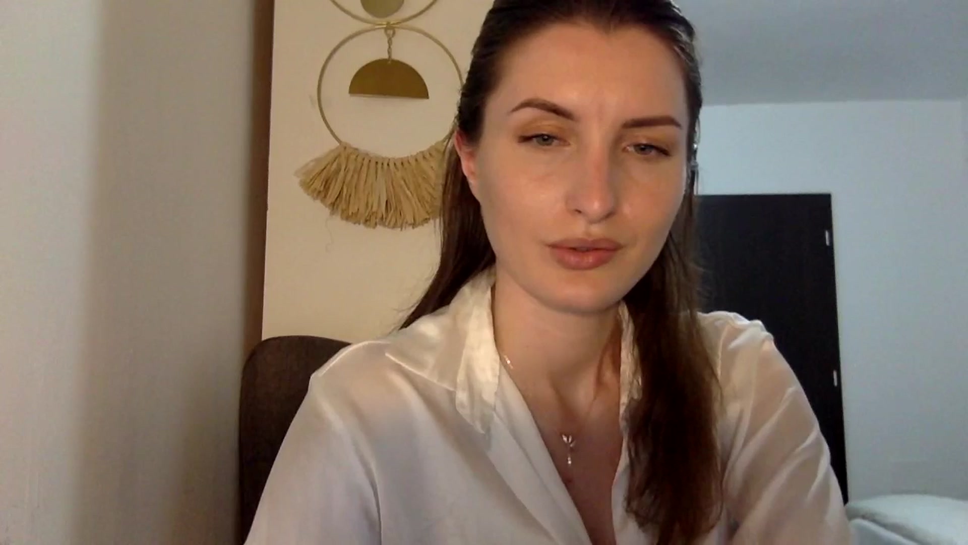 Gallery image thumbnail from EmilyRosier's myfreecams stream on, 04/22/2024, 20:22 image 4 of 20