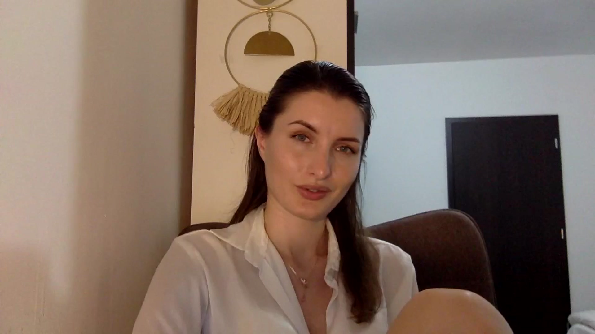 Gallery image thumbnail from EmilyRosier's myfreecams stream on, 04/22/2024, 20:22 image 10 of 20