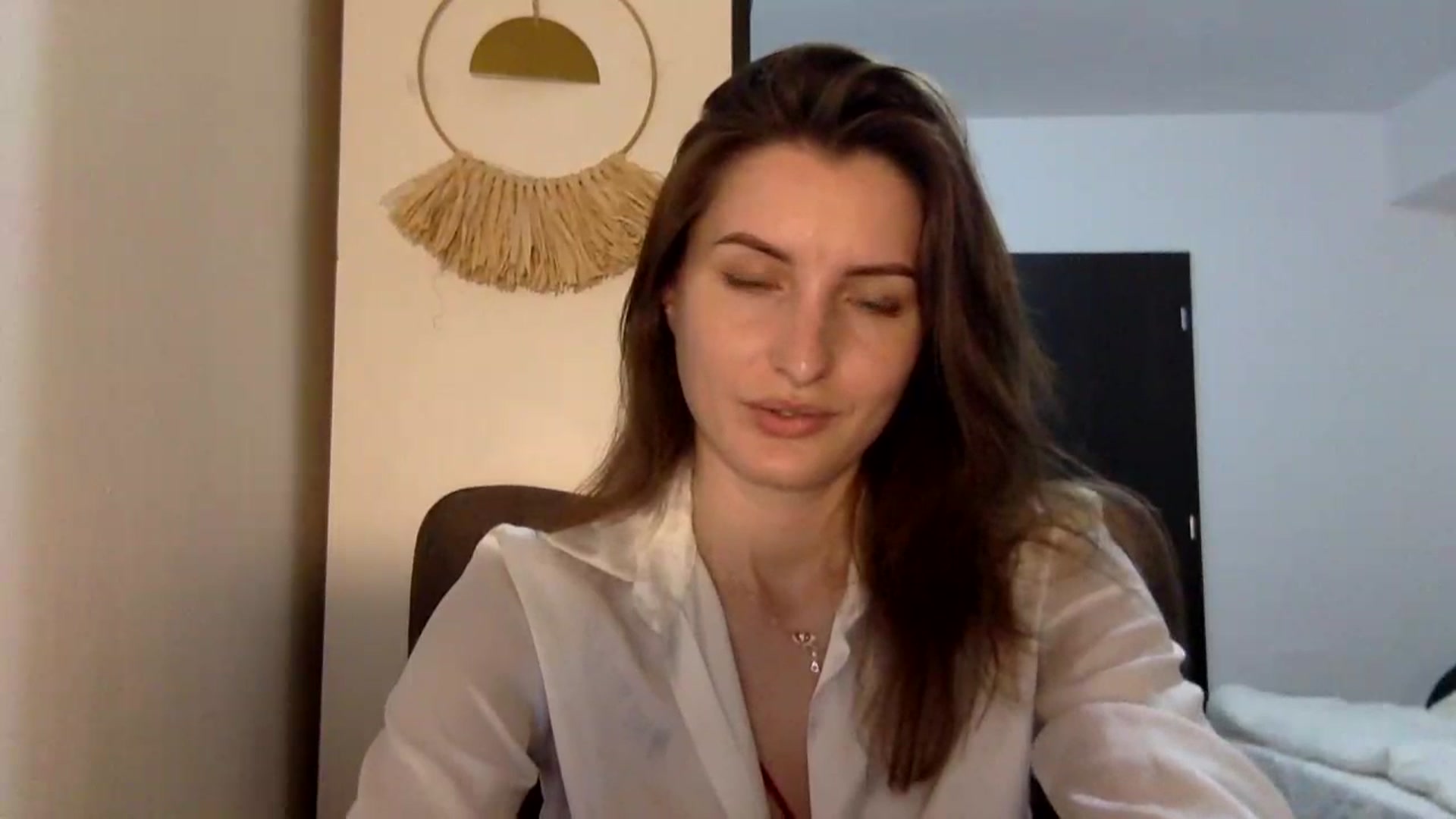 Gallery image thumbnail from EmilyRosier's myfreecams stream on, 04/23/2024, 20:03 image 2 of 20