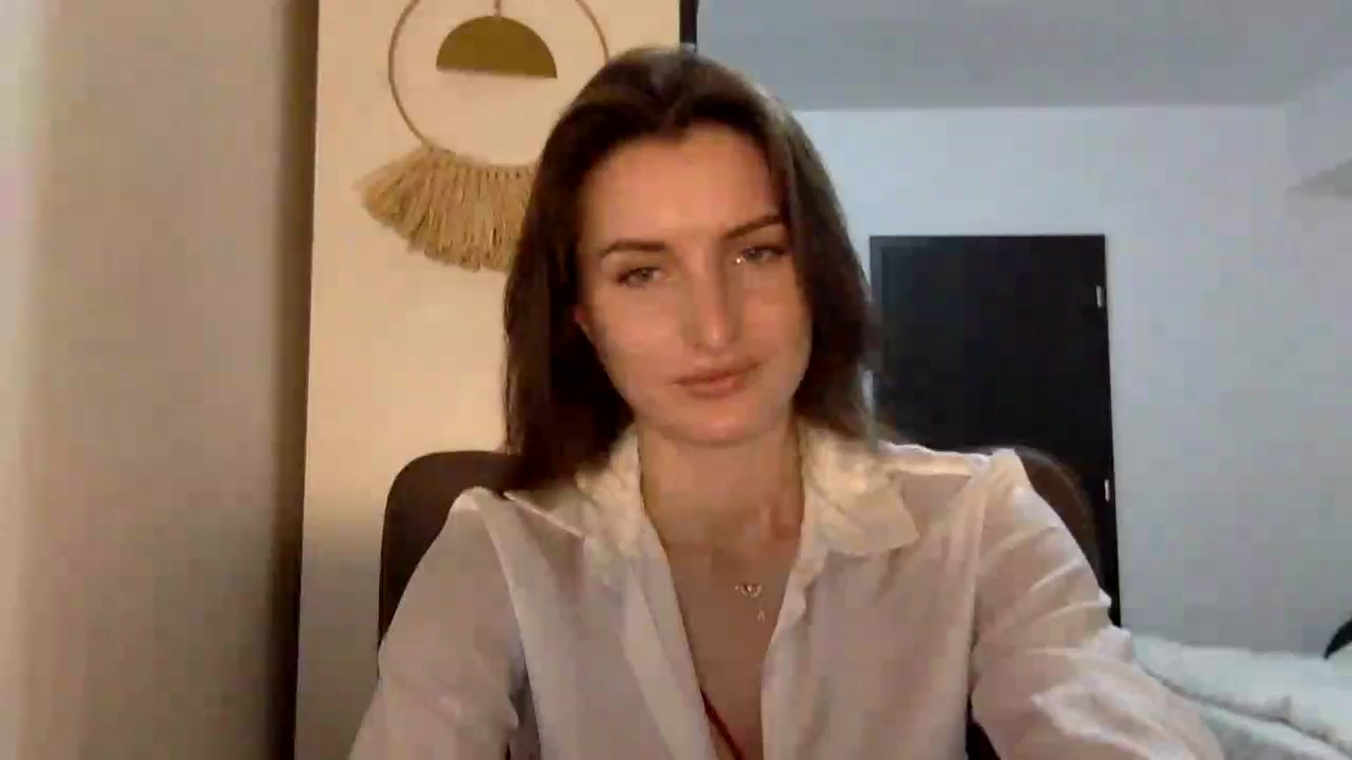 Gallery image thumbnail from EmilyRosier's myfreecams stream on, 04/23/2024, 20:03 image 1 of 20