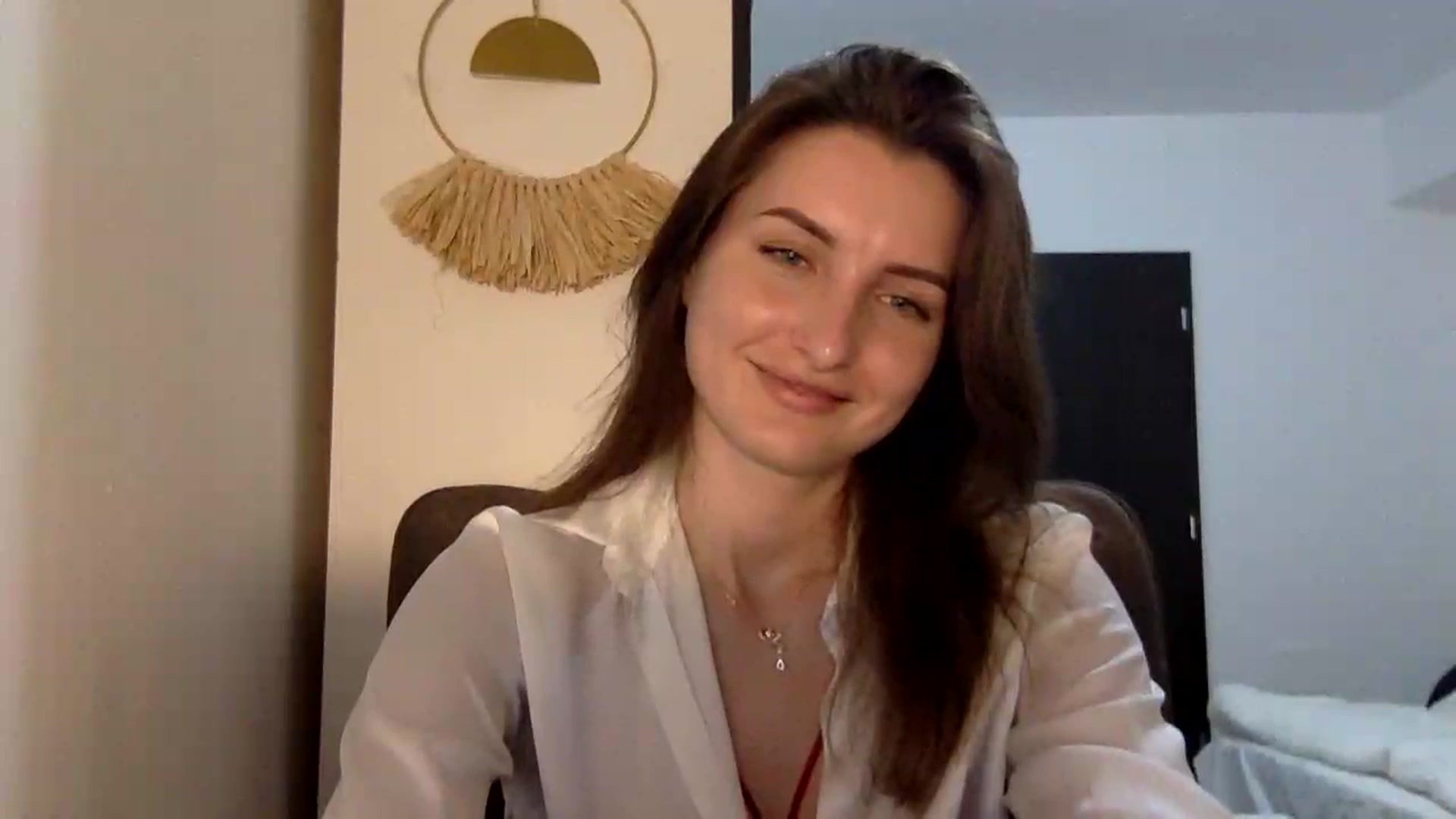 Gallery image thumbnail from EmilyRosier's myfreecams stream on, 04/23/2024, 20:03 image 13 of 20