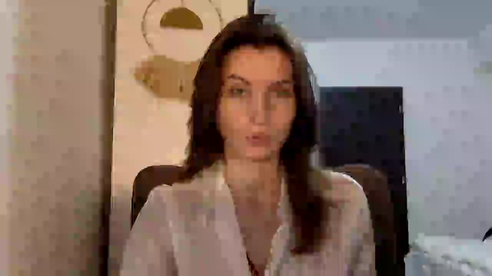 Gallery image thumbnail from EmilyRosier's myfreecams stream on, 04/23/2024, 20:03 image 17 of 20