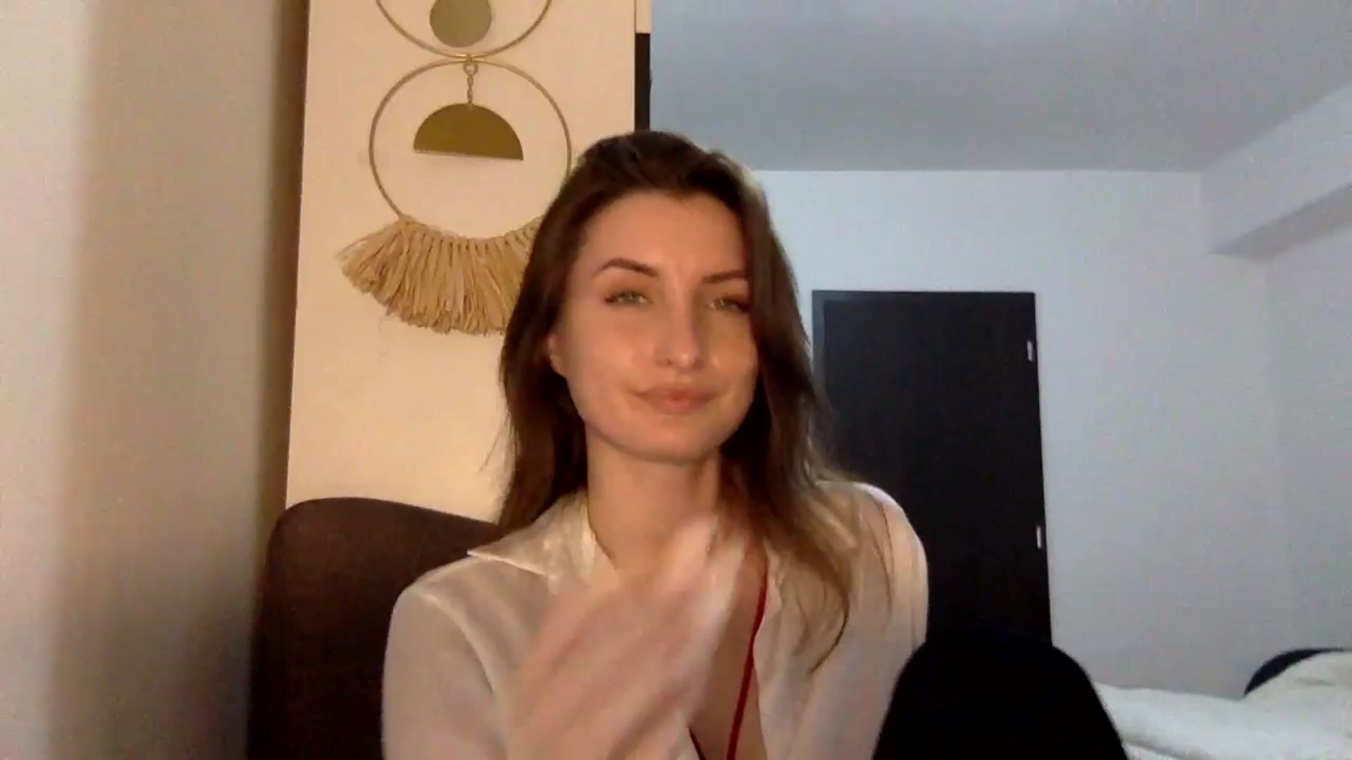 Gallery image thumbnail from EmilyRosier's myfreecams stream on, 04/23/2024, 21:16 image 1 of 20