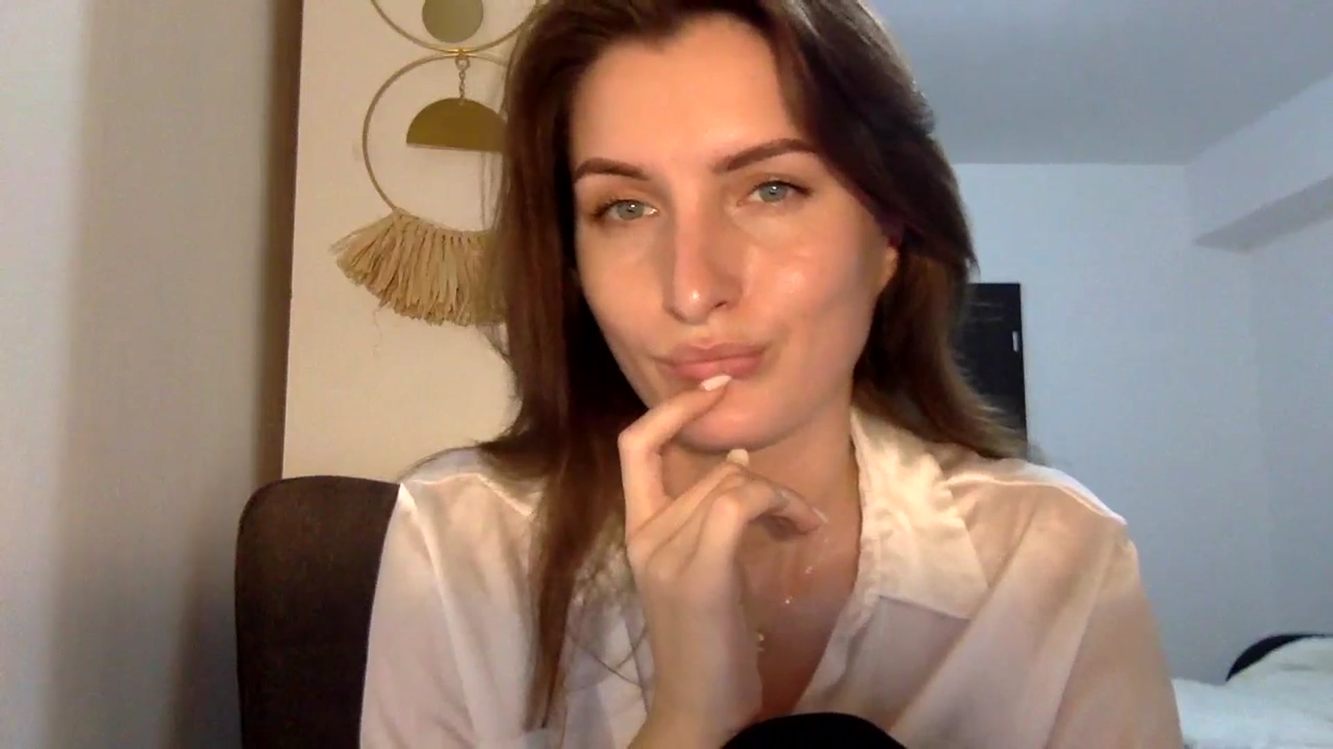 Gallery image thumbnail from EmilyRosier's myfreecams stream on, 04/23/2024, 21:16 image 11 of 20