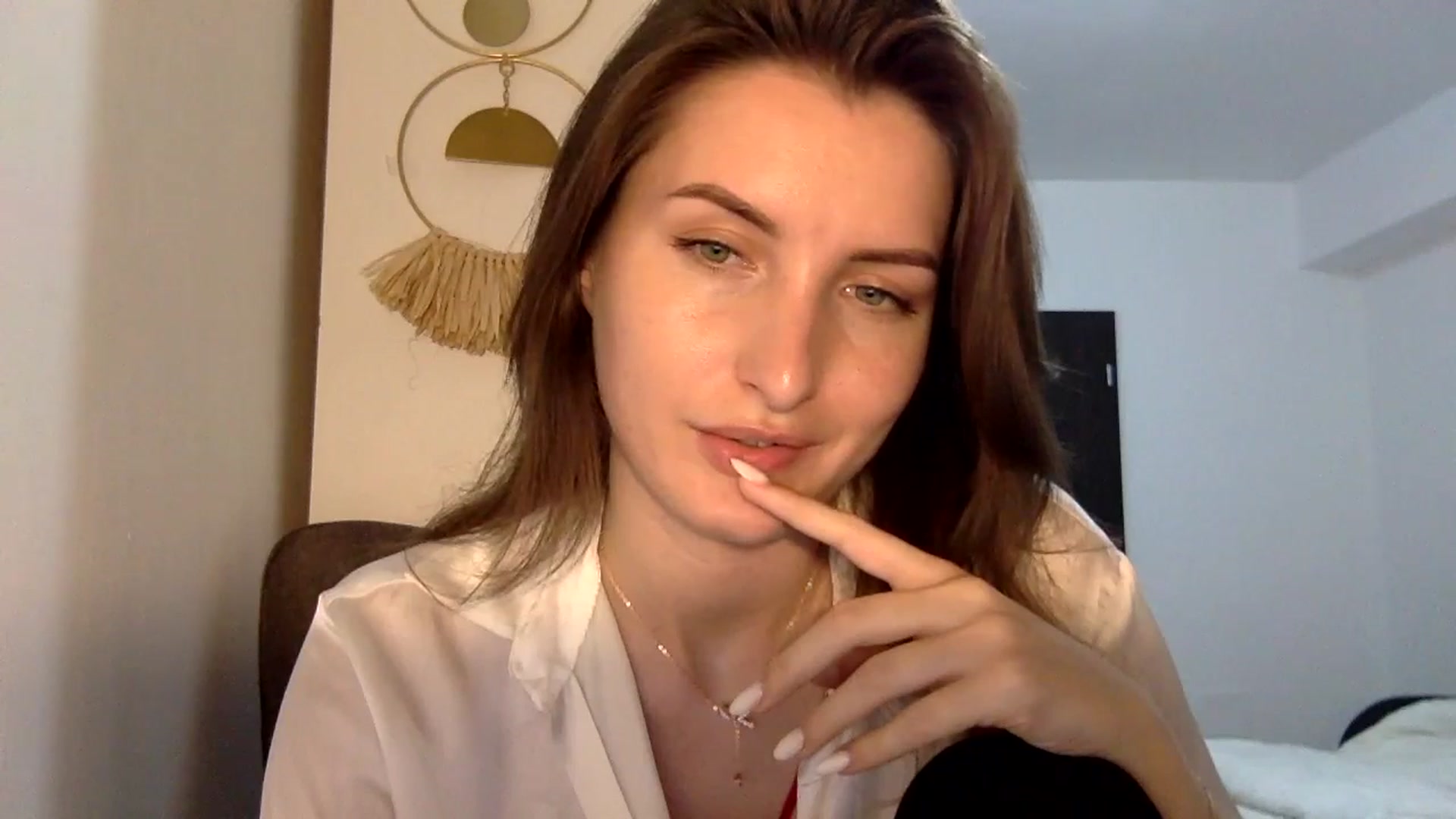 Gallery image thumbnail from EmilyRosier's myfreecams stream on, 04/23/2024, 21:16 image 2 of 20