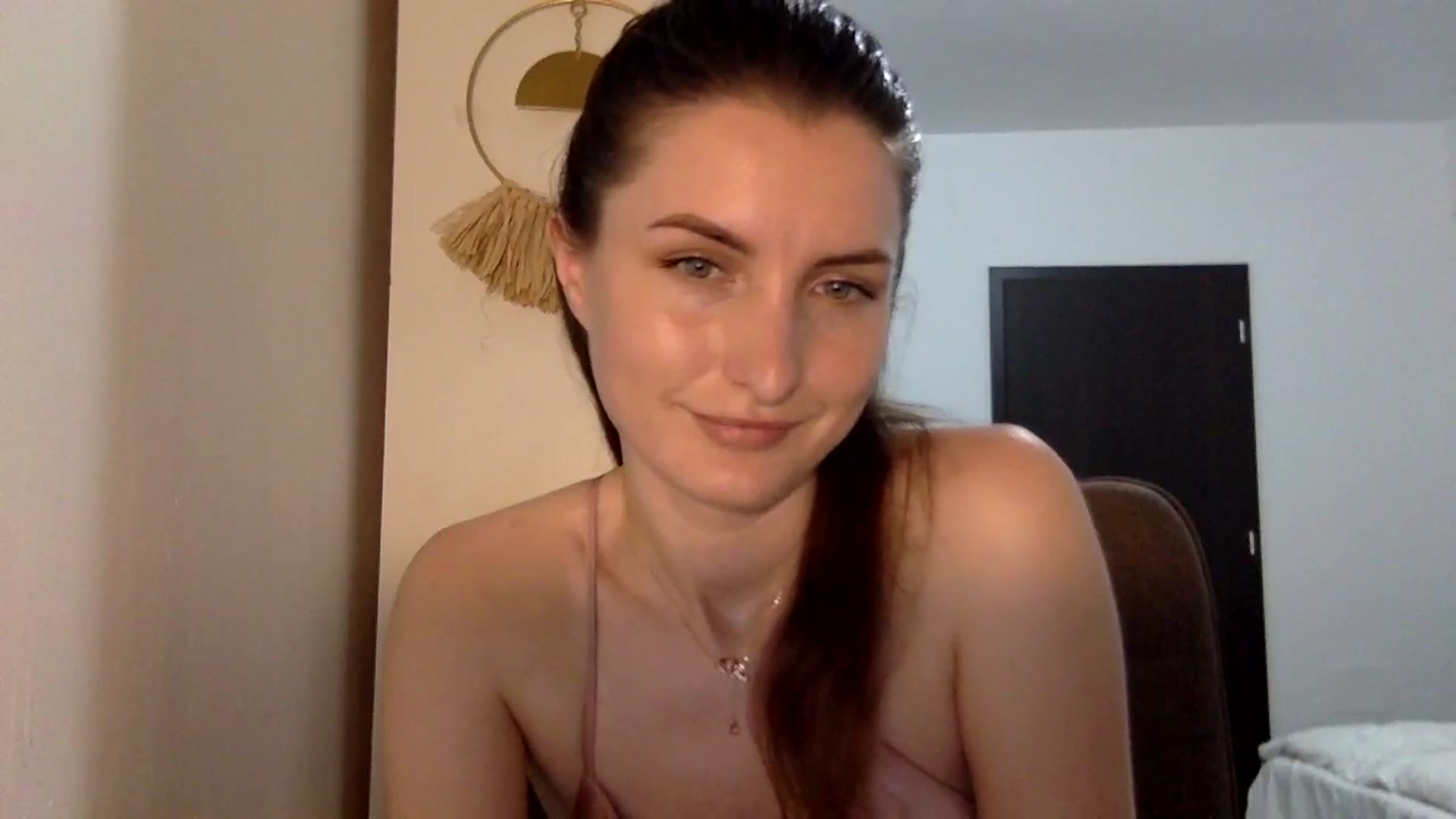 Gallery image thumbnail from EmilyRosier's myfreecams stream on, 04/24/2024, 21:33 image 11 of 20