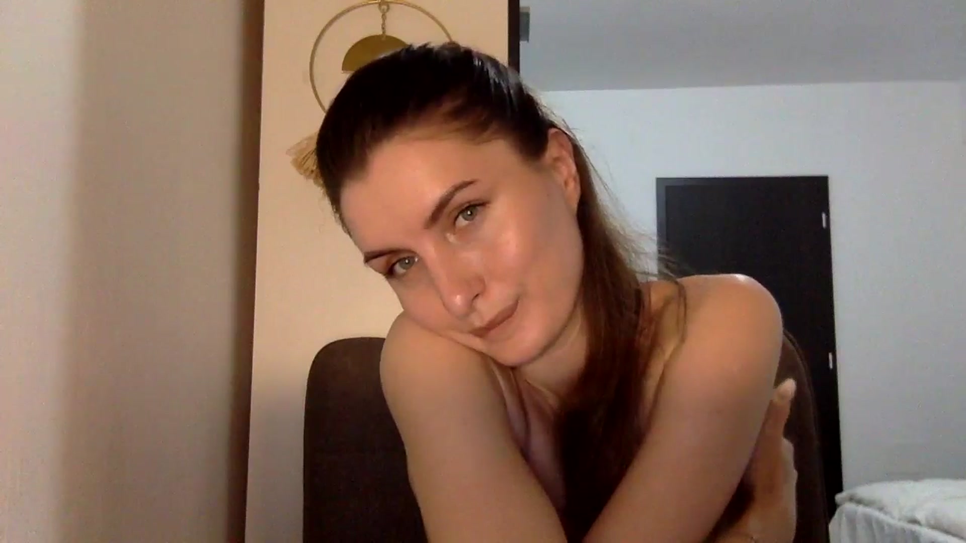 Gallery image thumbnail from EmilyRosier's myfreecams stream on, 04/24/2024, 21:33 image 14 of 20