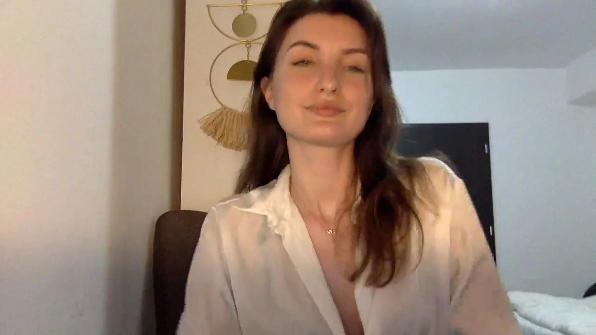 Gallery image thumbnail from EmilyRosier's myfreecams stream on, 04/26/2024, 21:29 image 9 of 20