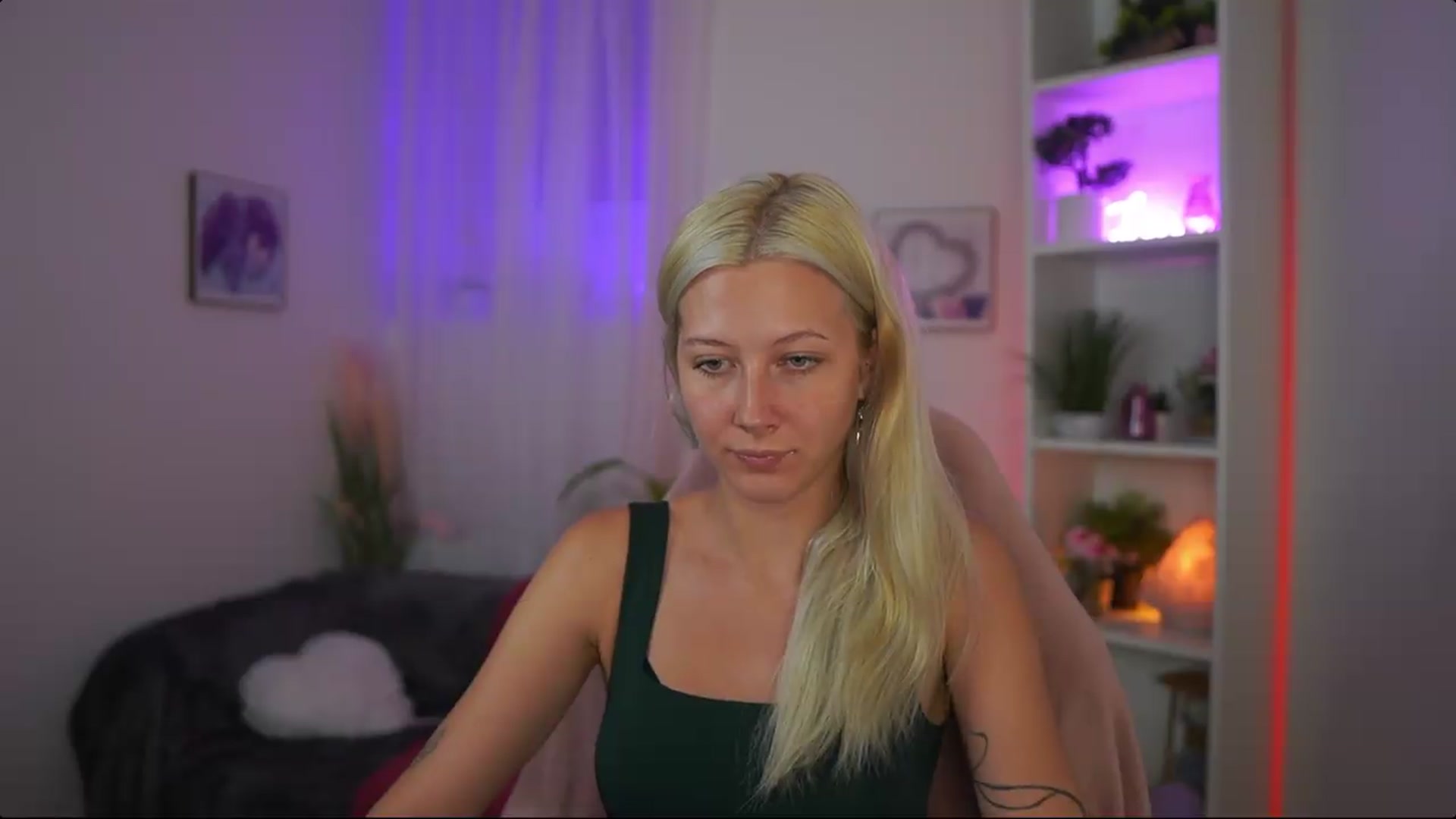 Gallery image thumbnail from EmilySwan's myfreecams stream on, 07/20/2026, 20:37 image 7 of 20
