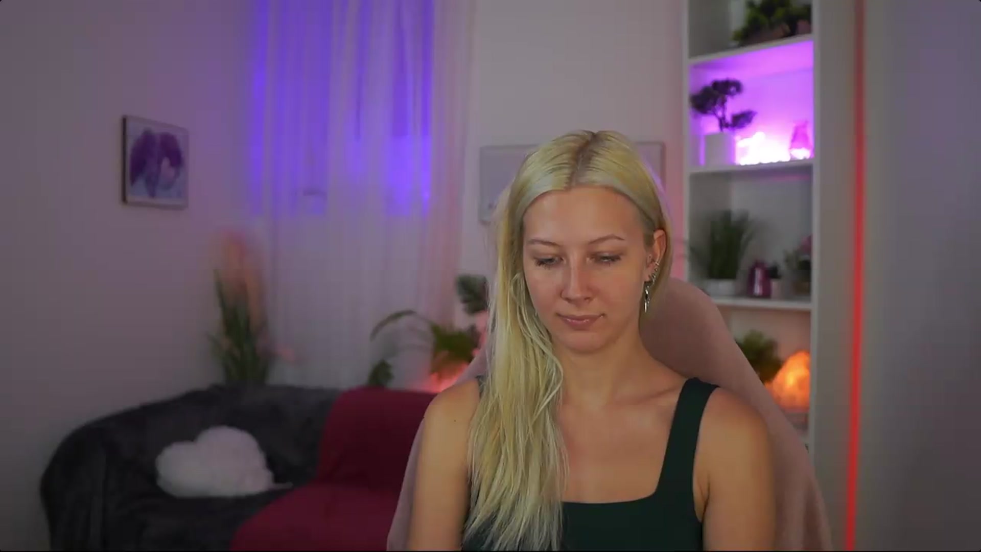 Gallery image thumbnail from EmilySwan's myfreecams stream on, 07/20/2026, 20:37 image 4 of 20