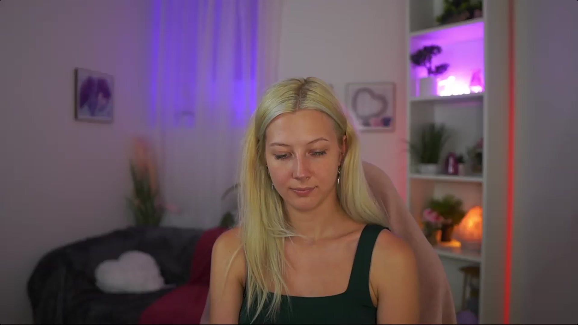 Gallery image thumbnail from EmilySwan's myfreecams stream on, 07/20/2026, 20:37 image 10 of 20