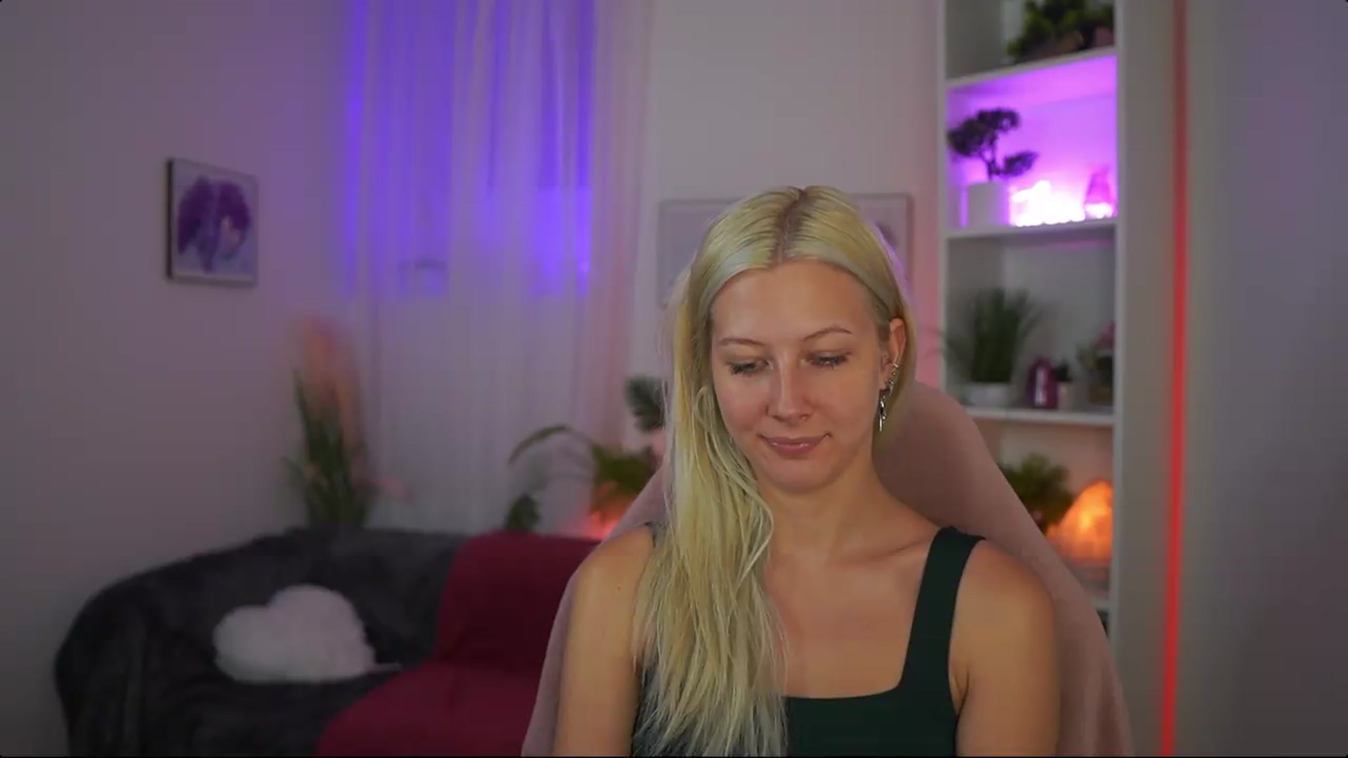 Gallery image thumbnail from EmilySwan's myfreecams stream on, 07/20/2026, 20:37 image 5 of 20