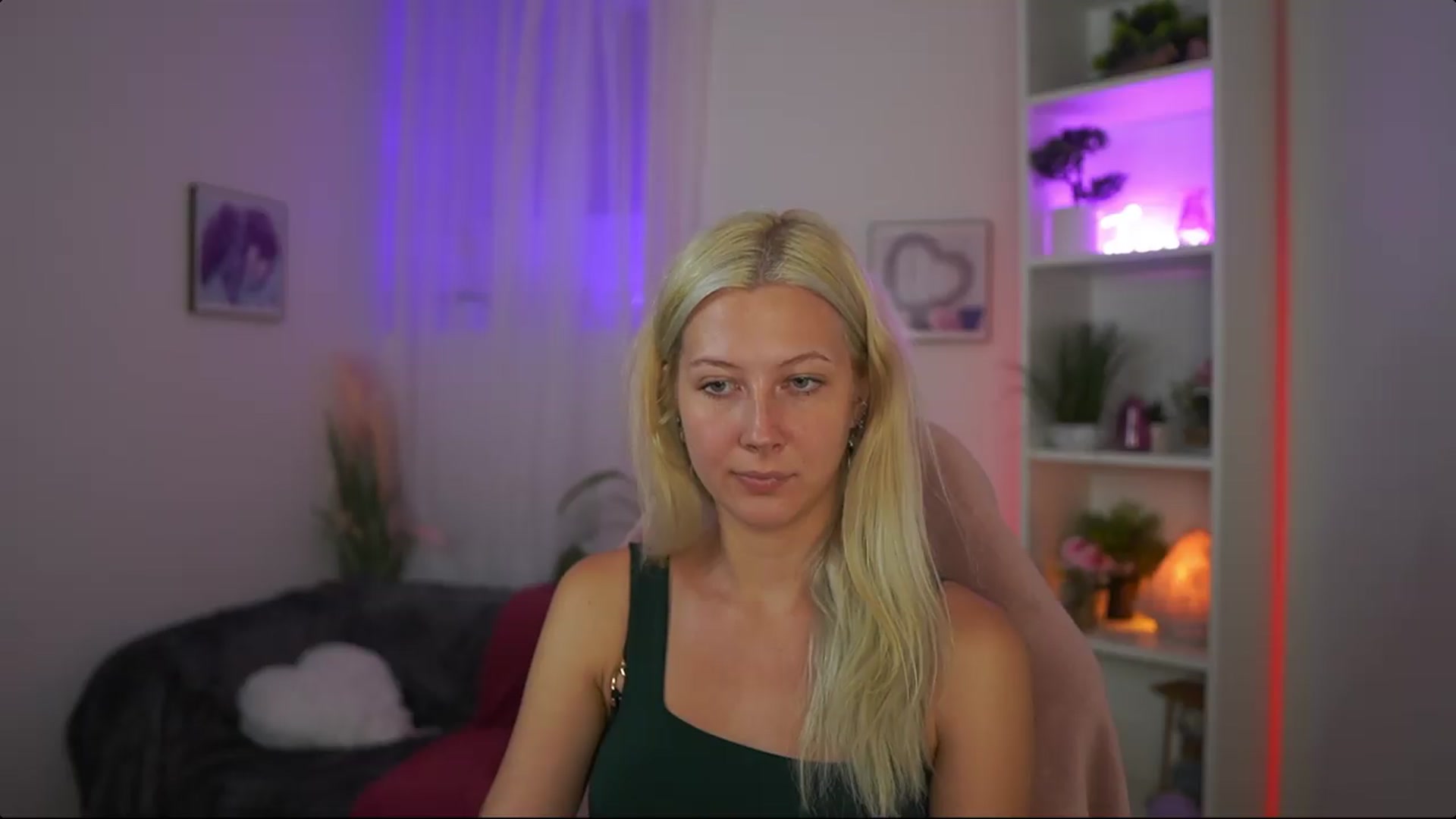 Gallery image thumbnail from EmilySwan's myfreecams stream on, 07/20/2026, 20:37 image 20 of 20