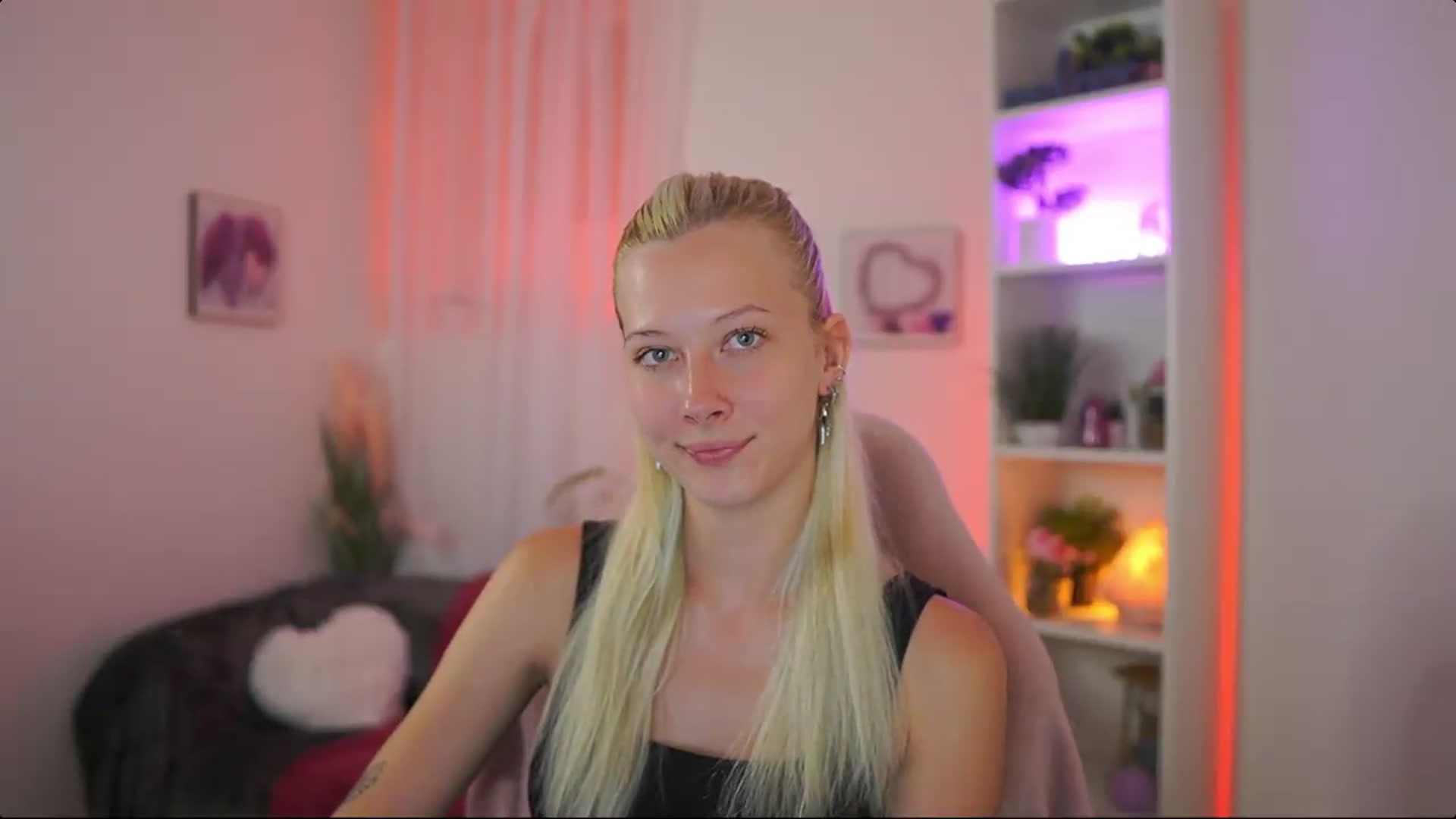 Gallery image thumbnail from EmilySwan's myfreecams stream on, 07/23/2026, 19:28 image 10 of 20
