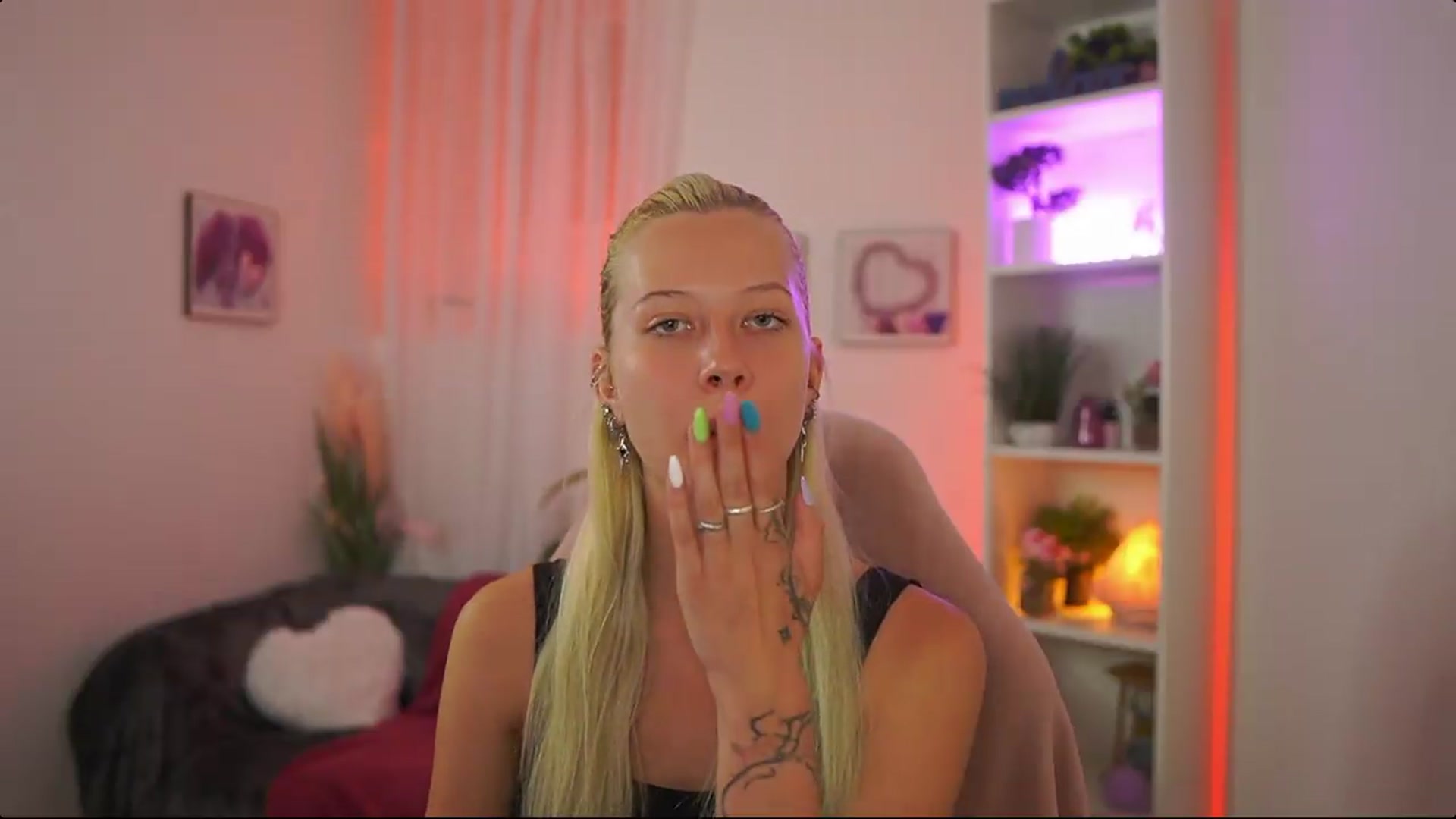 Gallery image thumbnail from EmilySwan's myfreecams stream on, 07/23/2026, 19:28 image 7 of 20