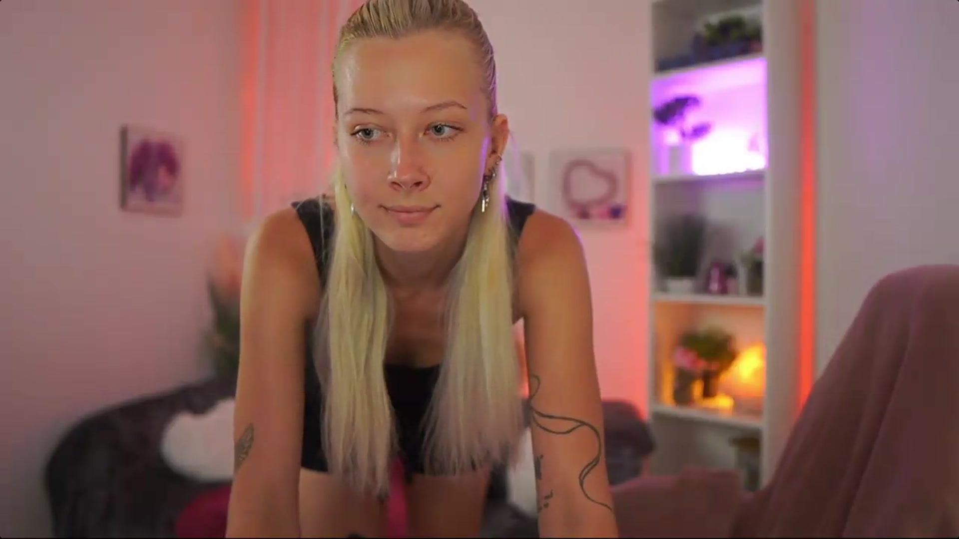 Gallery image thumbnail from EmilySwan's myfreecams stream on, 07/23/2026, 19:28 image 3 of 20