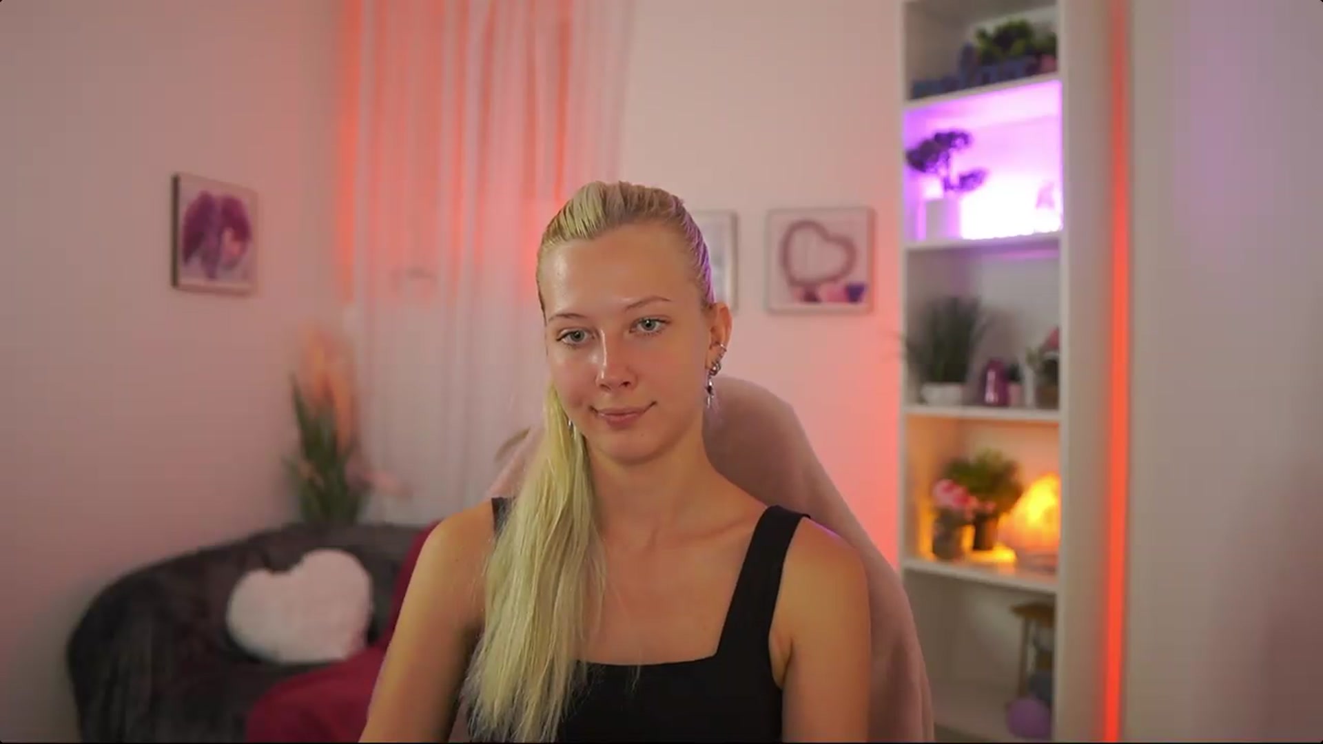 Gallery image thumbnail from EmilySwan's myfreecams stream on, 07/23/2026, 19:28 image 18 of 20