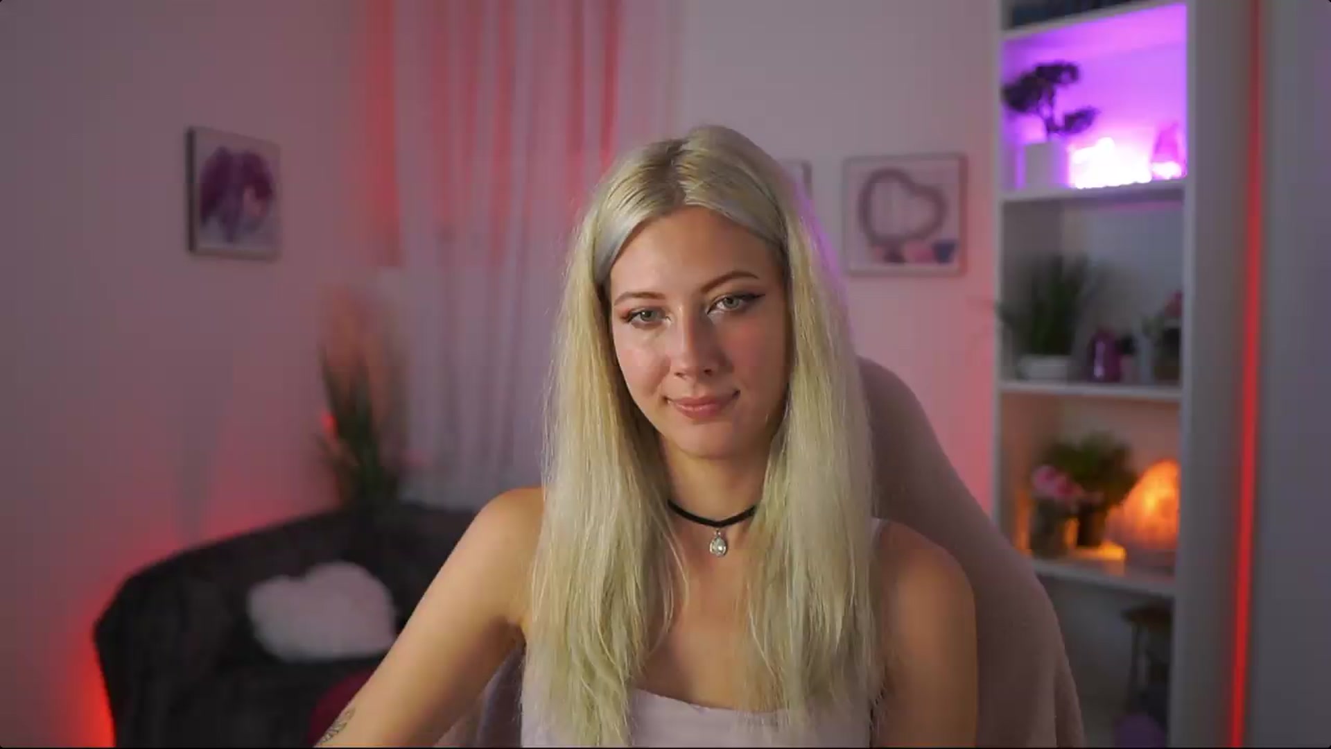 Gallery image thumbnail from EmilySwan's myfreecams stream on, 07/26/2026, 18:44 image 20 of 20