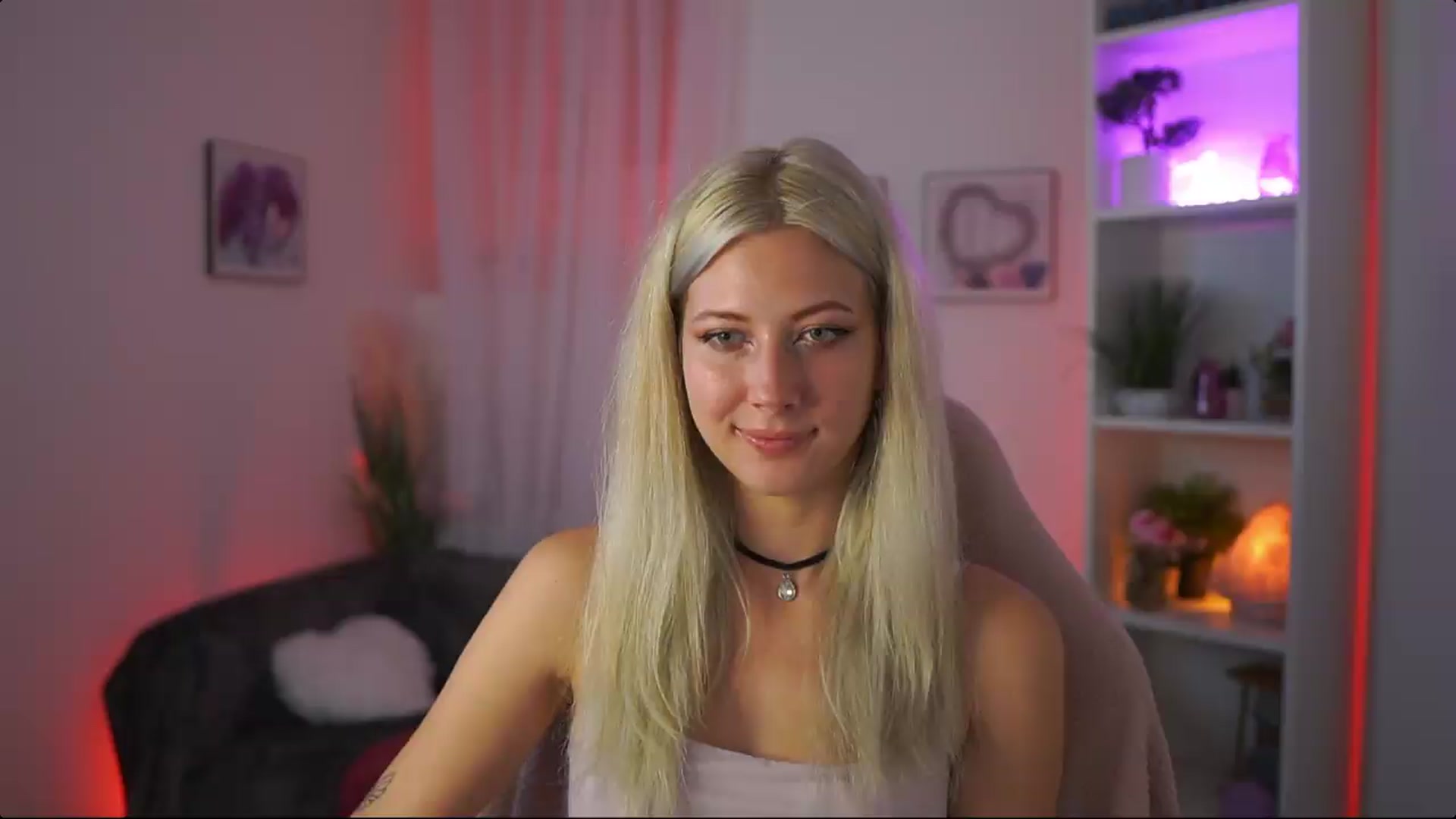 Gallery image thumbnail from EmilySwan's myfreecams stream on, 07/26/2026, 18:44 image 19 of 20