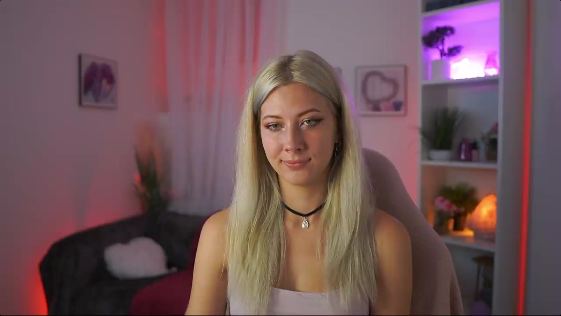 Gallery image thumbnail from EmilySwan's myfreecams stream on, 07/26/2026, 18:44 image 4 of 20