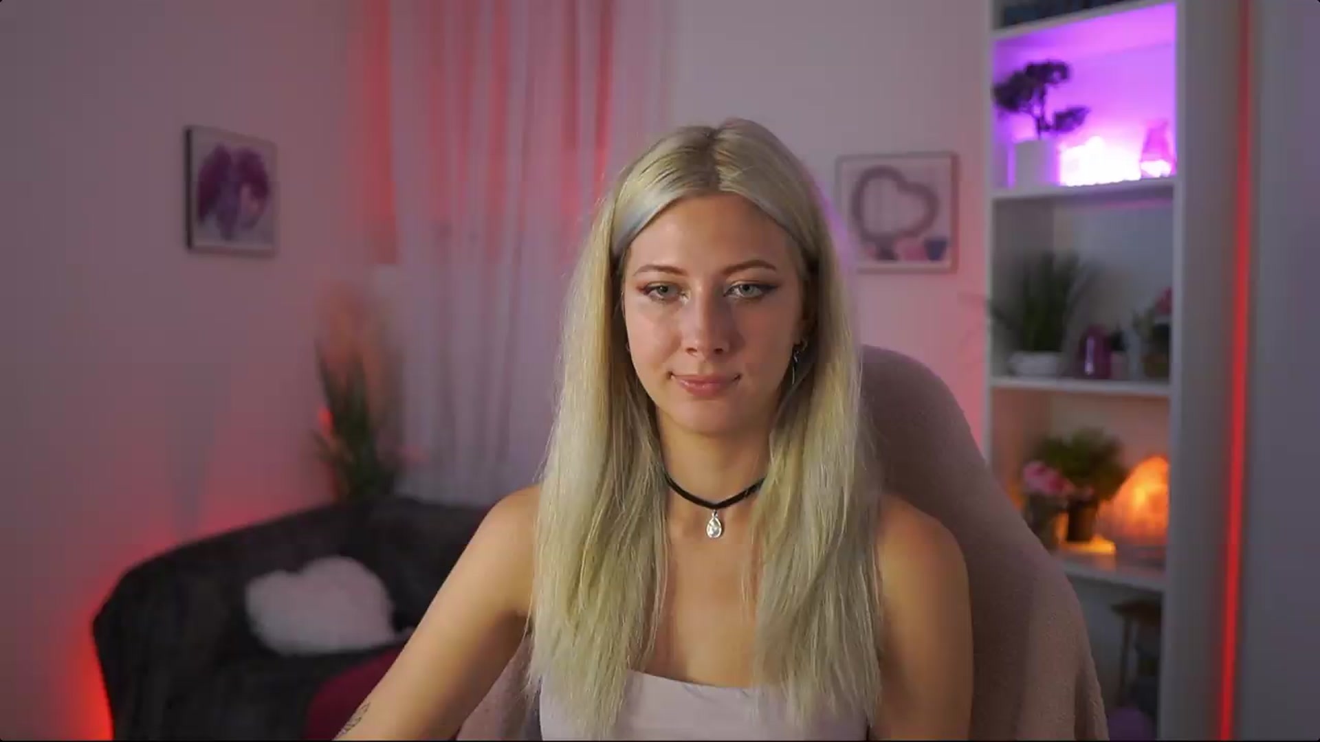Gallery image thumbnail from EmilySwan's myfreecams stream on, 07/26/2026, 18:44 image 1 of 20