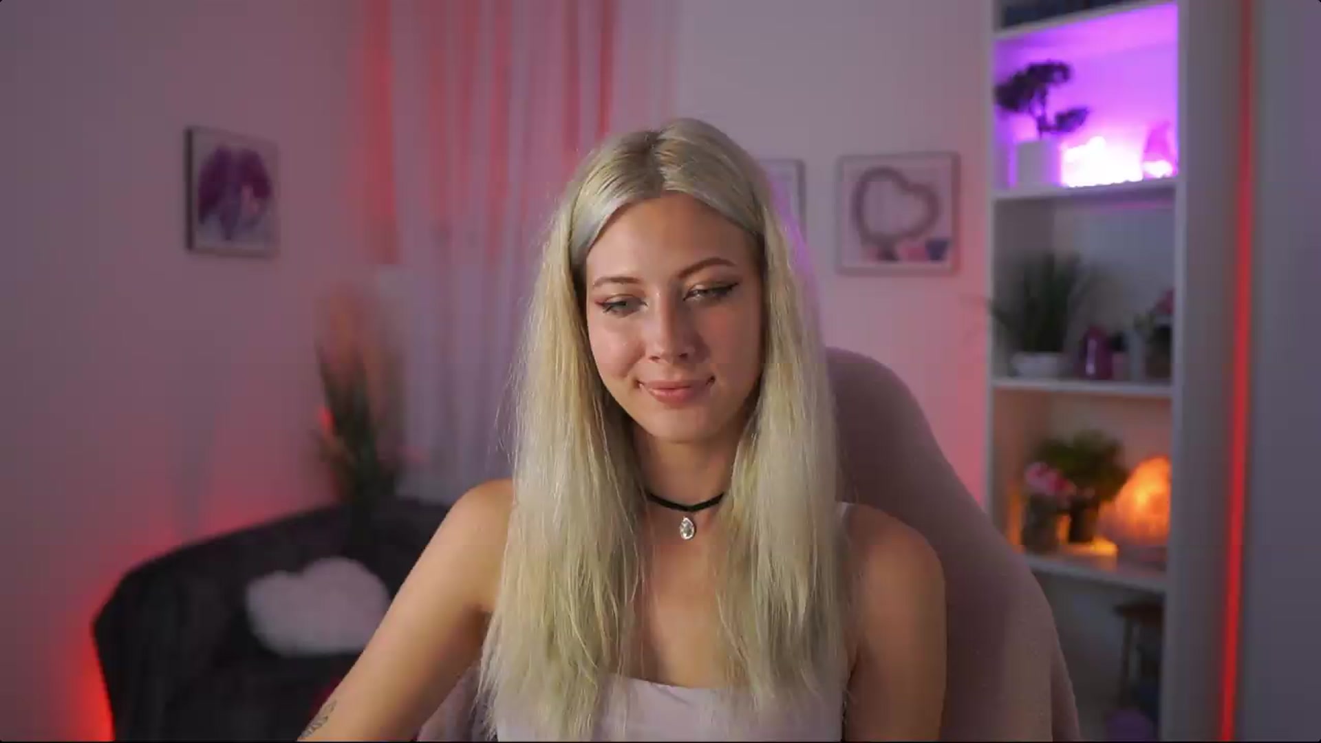 Gallery image thumbnail from EmilySwan's myfreecams stream on, 07/26/2026, 18:44 image 16 of 20
