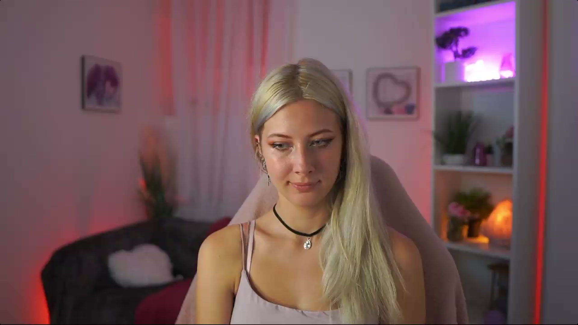 Gallery image thumbnail from EmilySwan's myfreecams stream on, 07/26/2026, 20:06 image 2 of 20