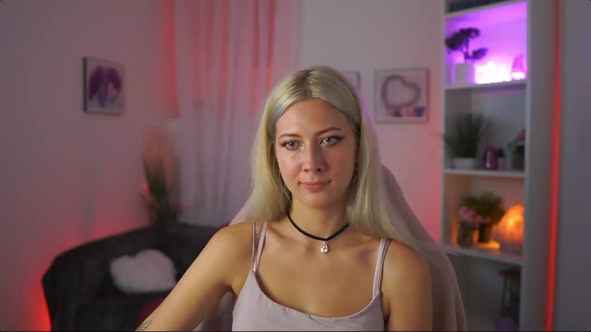 Gallery image thumbnail from EmilySwan's myfreecams stream on, 07/26/2026, 20:06 image 15 of 20