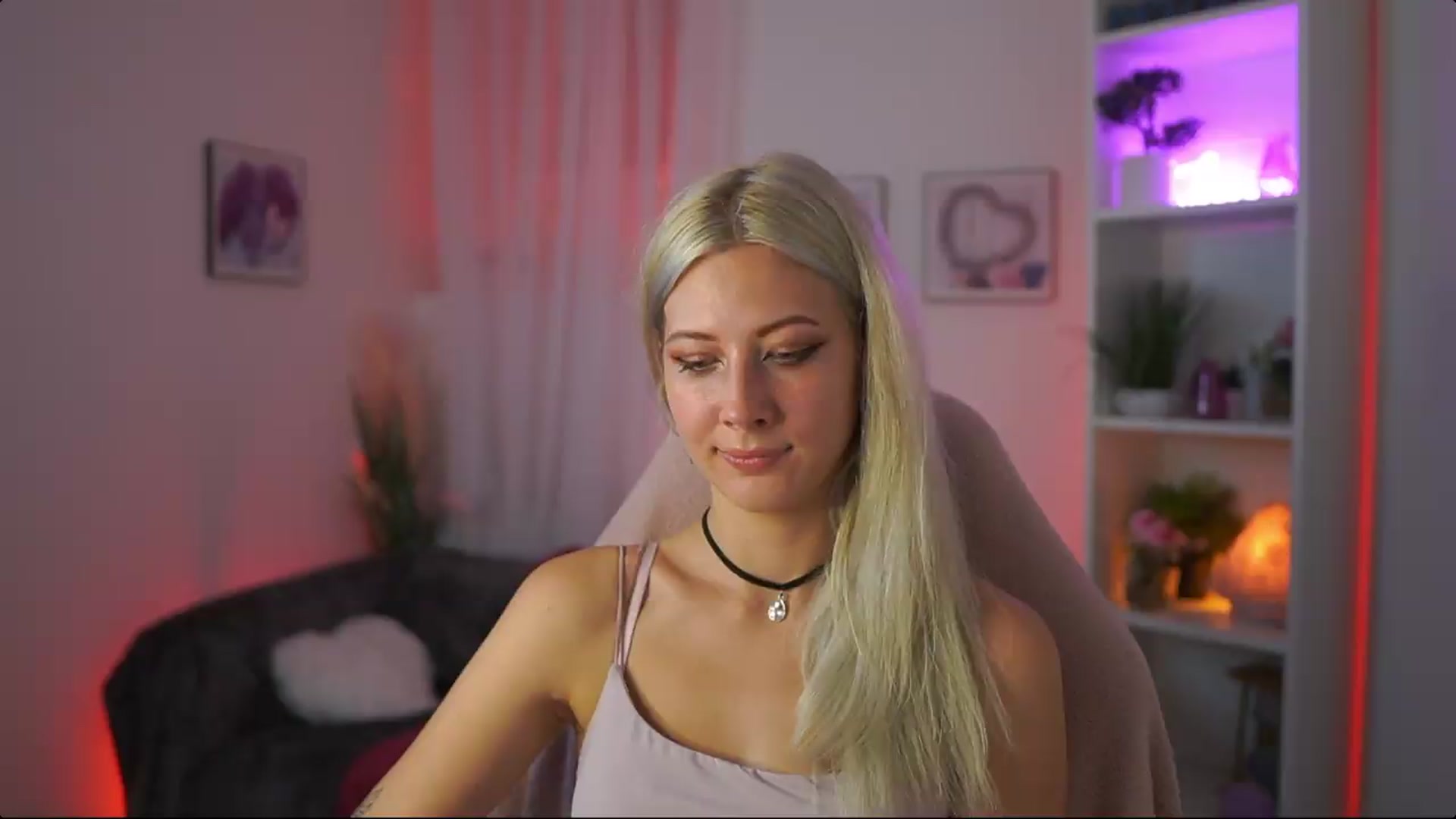 Gallery image thumbnail from EmilySwan's myfreecams stream on, 07/26/2026, 20:06 image 4 of 20