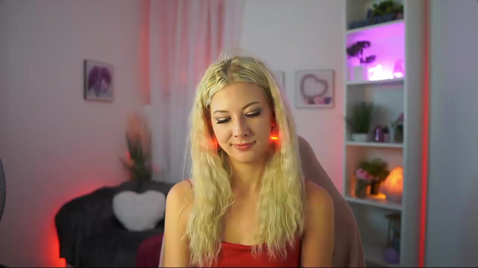Gallery image thumbnail from EmilySwan's myfreecams stream on, 07/30/2026, 18:46 image 6 of 20
