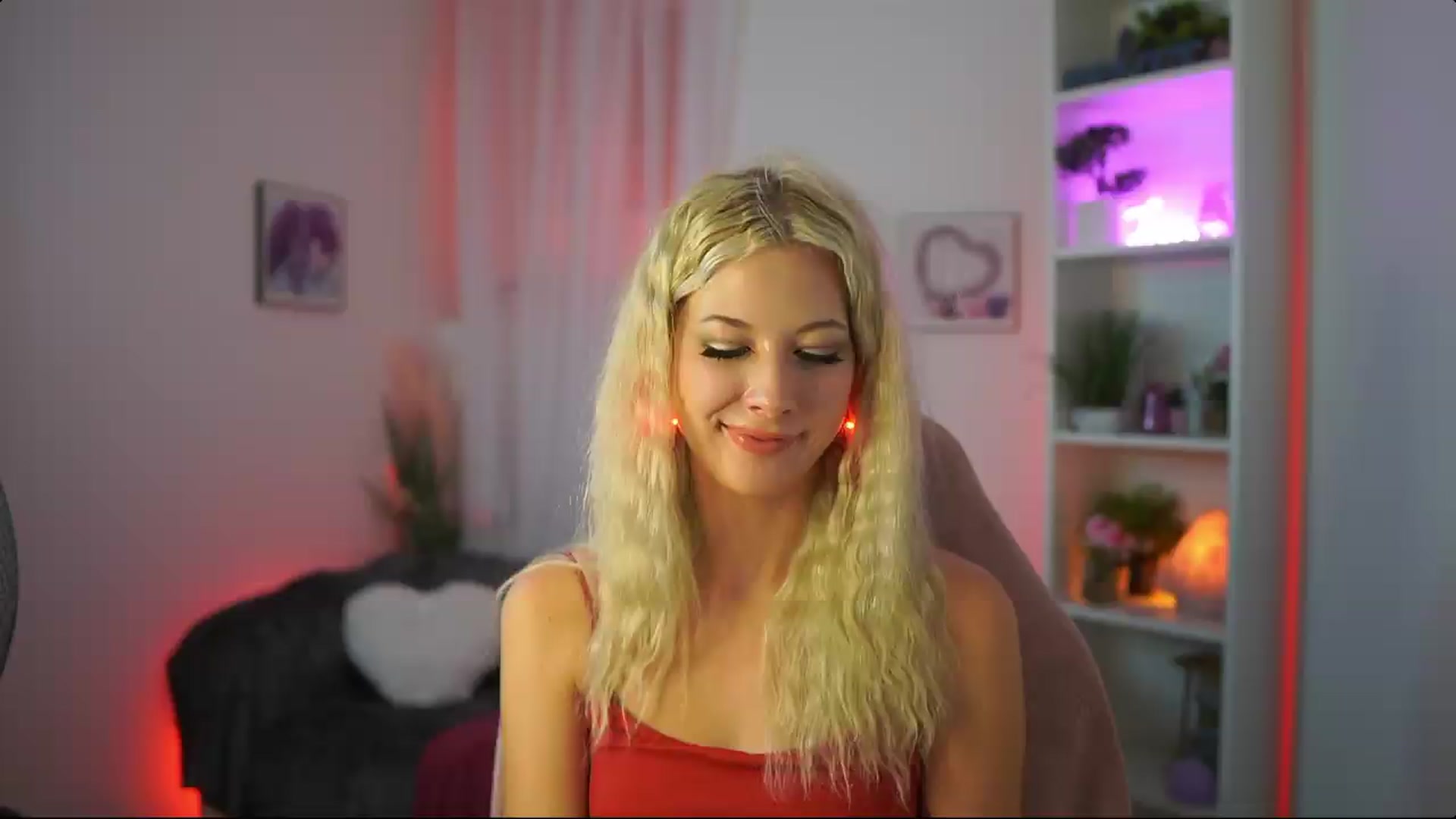 Gallery image thumbnail from EmilySwan's myfreecams stream on, 07/30/2026, 18:46 image 20 of 20