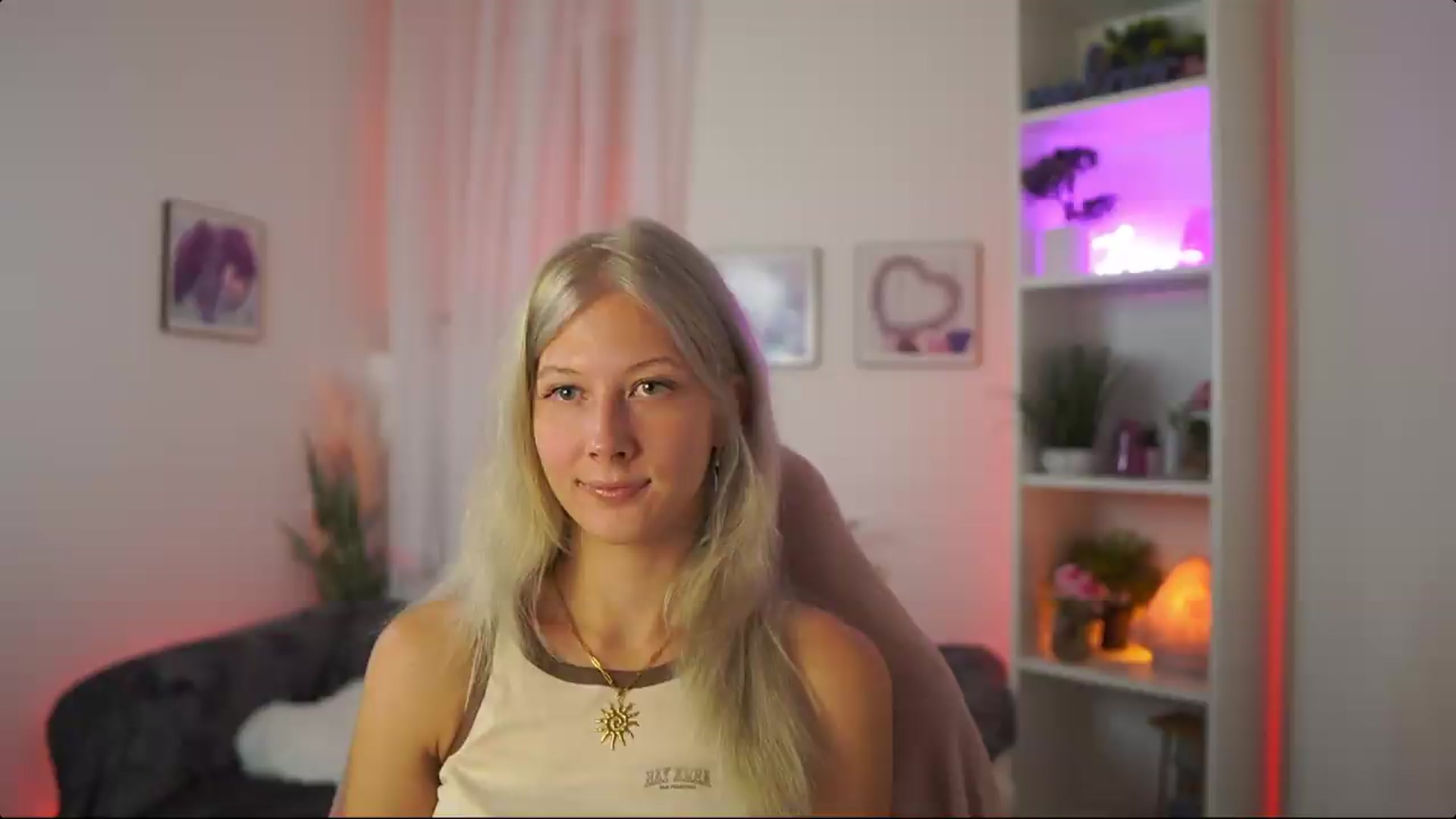 Gallery image thumbnail from EmilySwan's myfreecams stream on, 08/16/2026, 20:58 image 6 of 20
