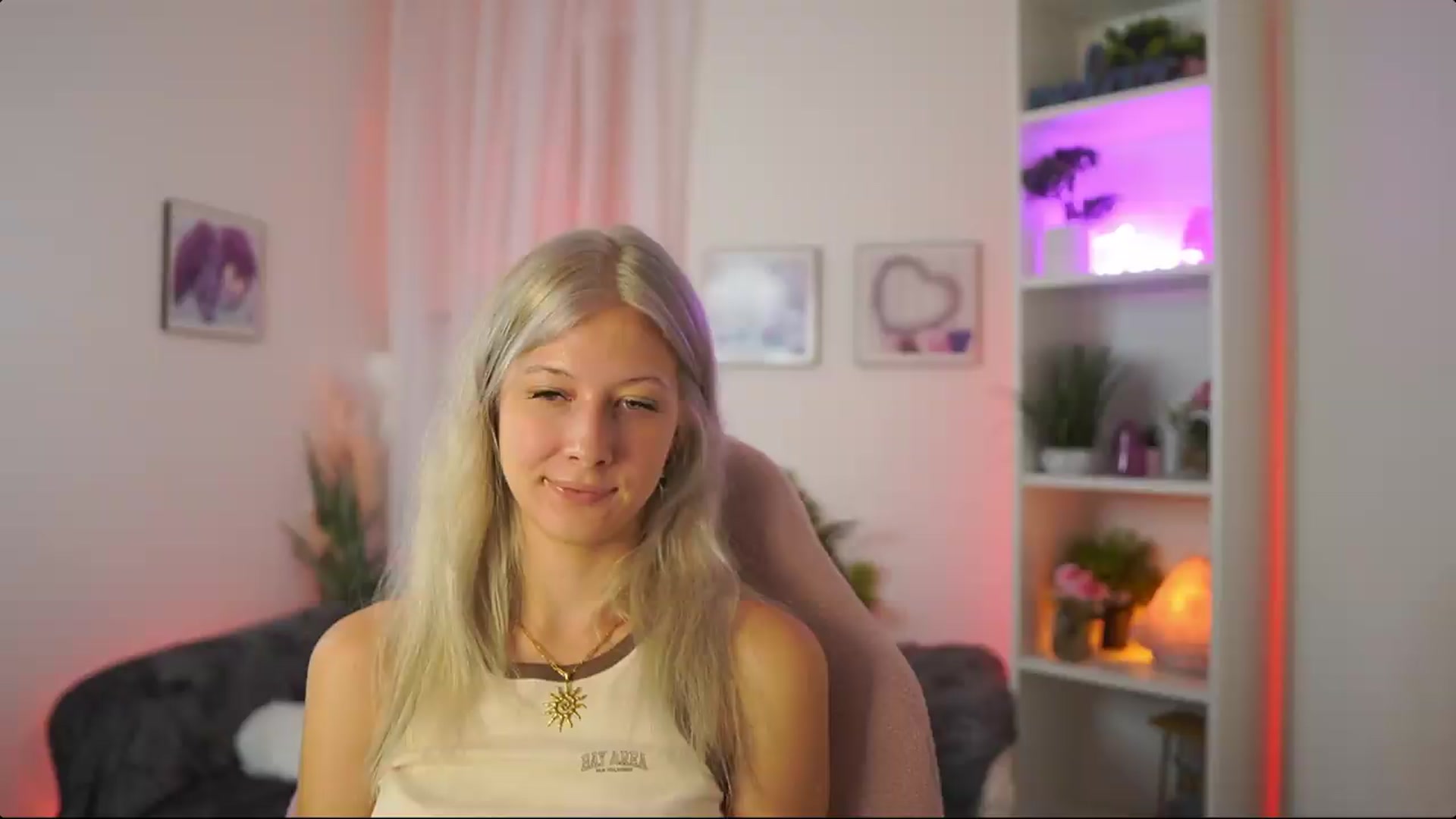 Gallery image thumbnail from EmilySwan's myfreecams stream on, 08/16/2026, 20:58 image 13 of 20