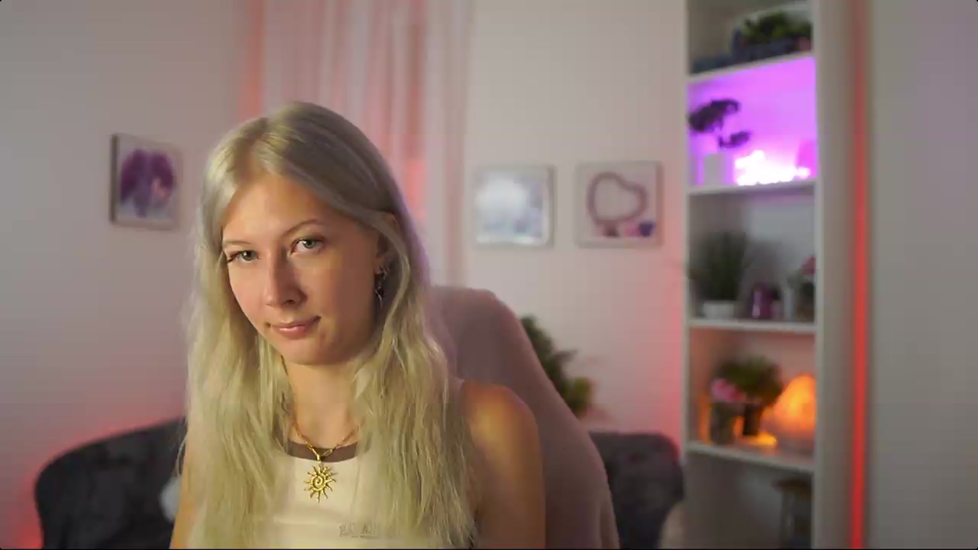 Gallery image thumbnail from EmilySwan's myfreecams stream on, 08/16/2026, 20:58 image 14 of 20