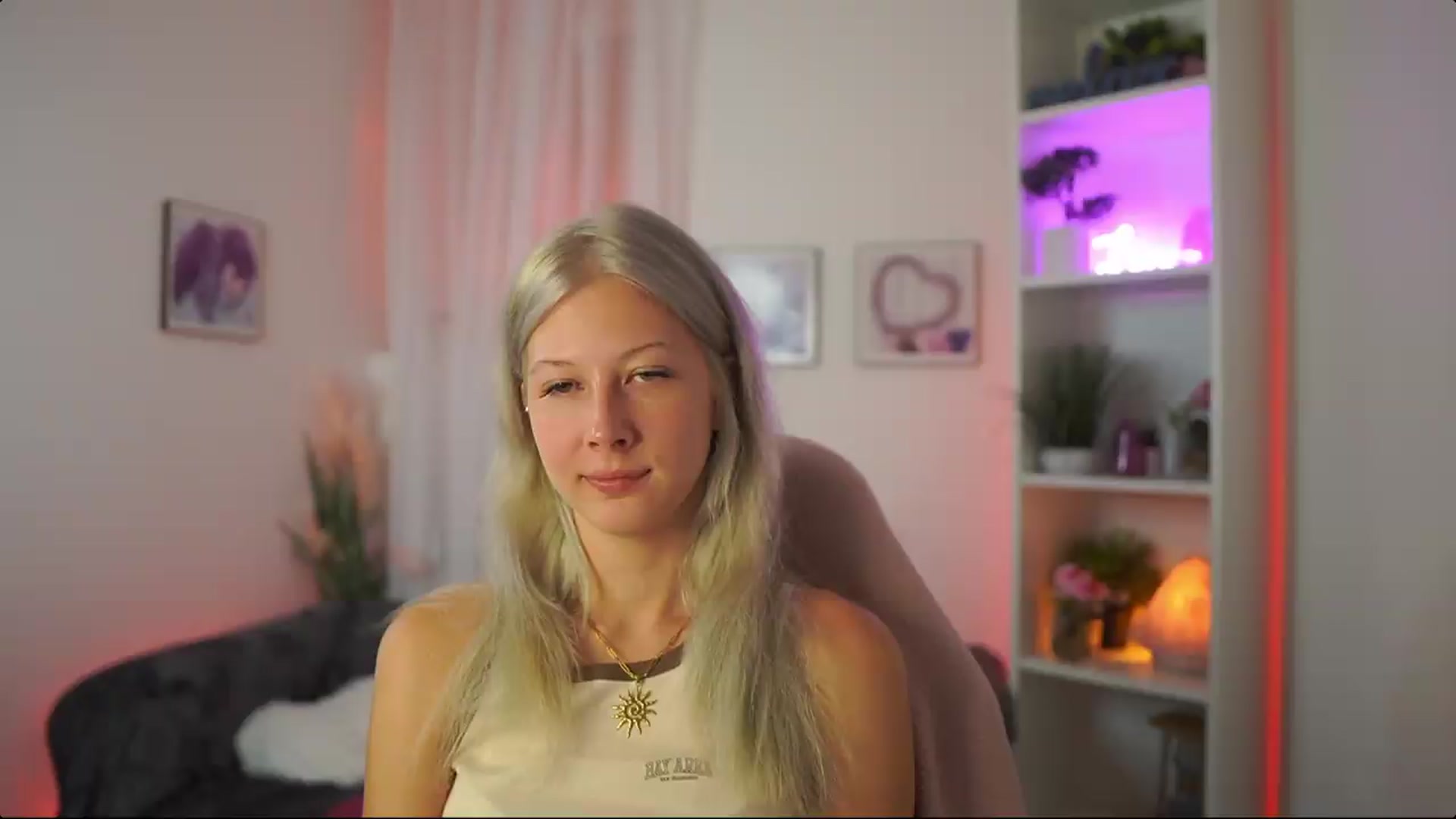 Gallery image thumbnail from EmilySwan's myfreecams stream on, 08/16/2026, 20:58 image 1 of 20