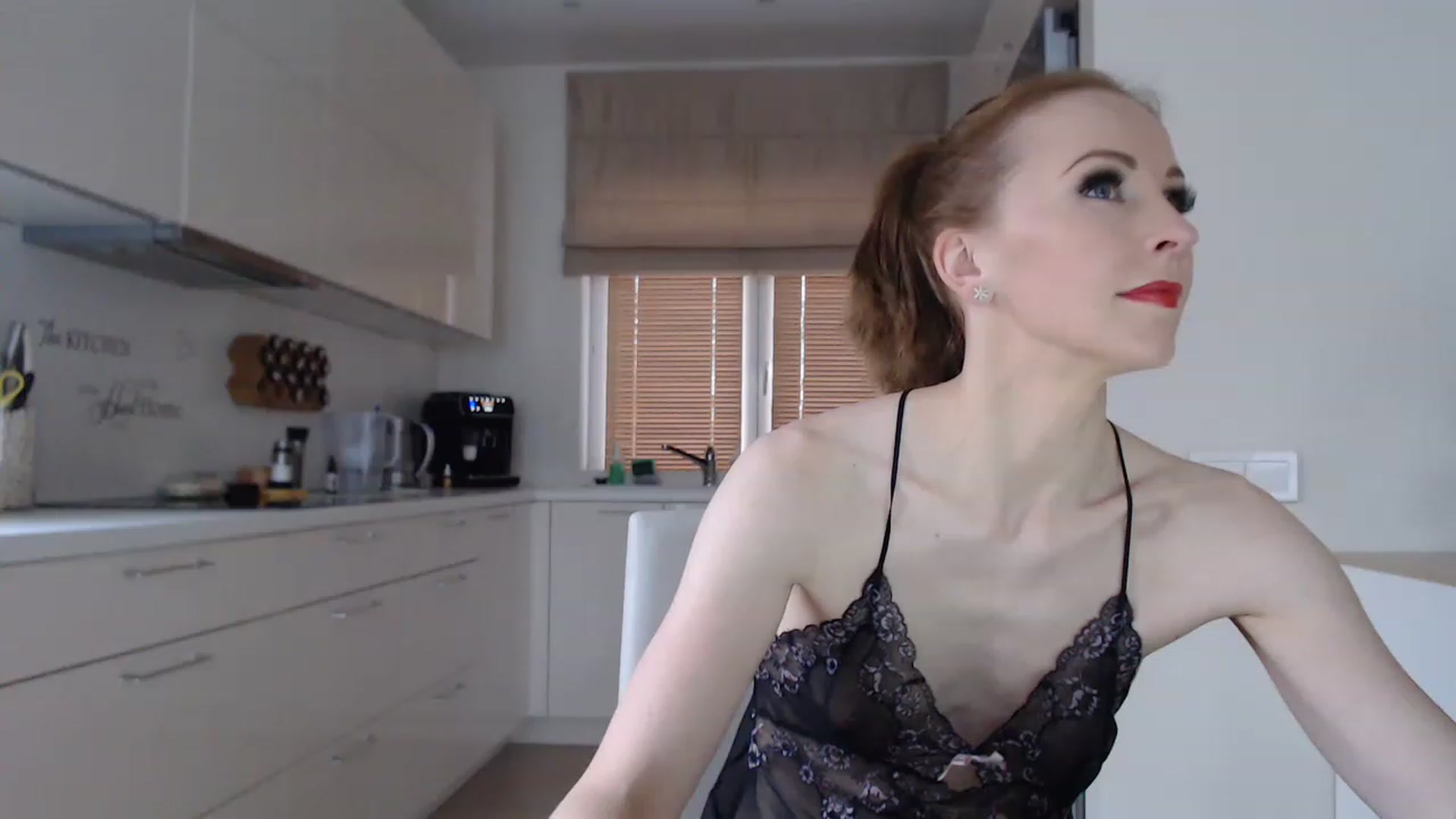 Gallery image thumbnail from EmilyTease's myfreecams stream on, 11/23/2022, 12:41 image 12 of 20