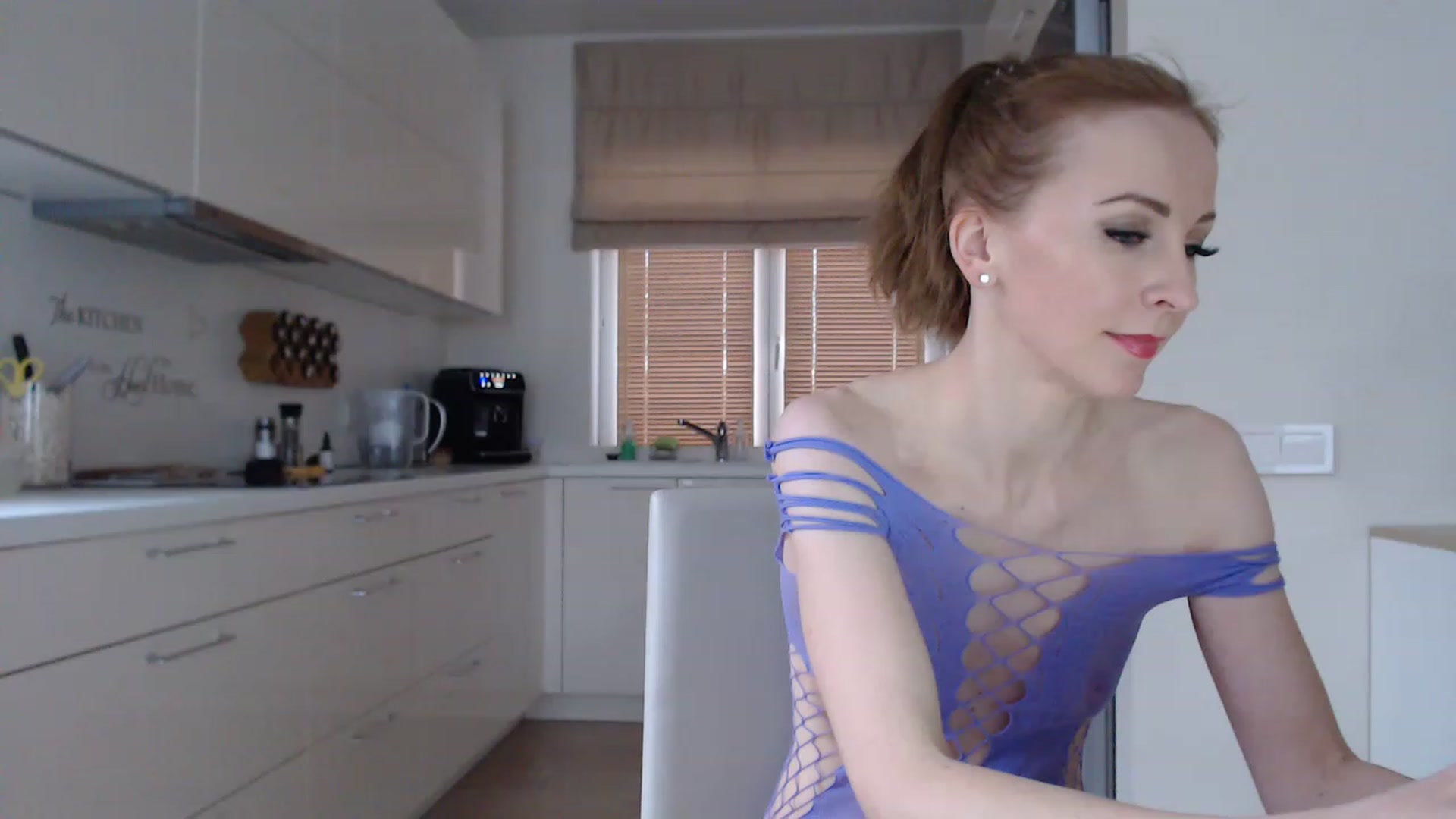 Gallery image thumbnail from EmilyTease's myfreecams stream on, 11/25/2022, 12:41 image 19 of 20