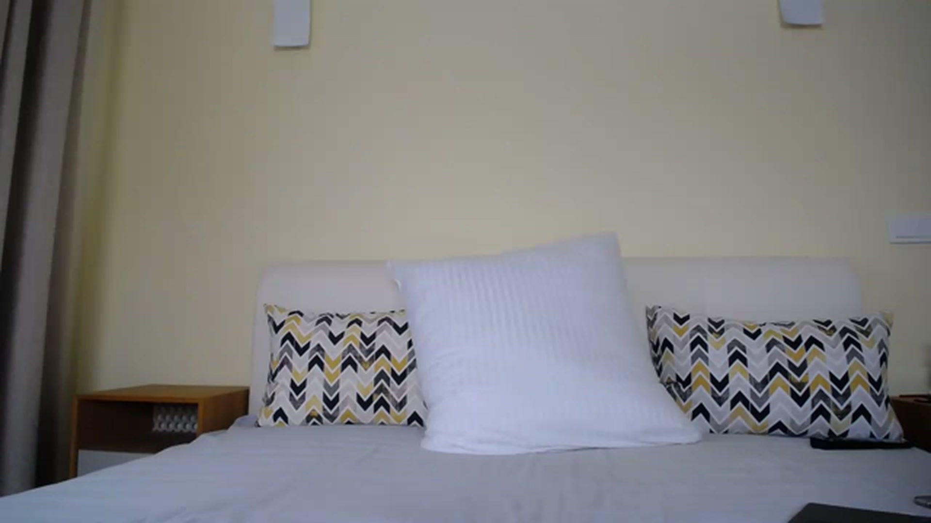 Gallery image thumbnail from EmilyTease's myfreecams stream on, 03/01/2023, 11:45 image 16 of 20