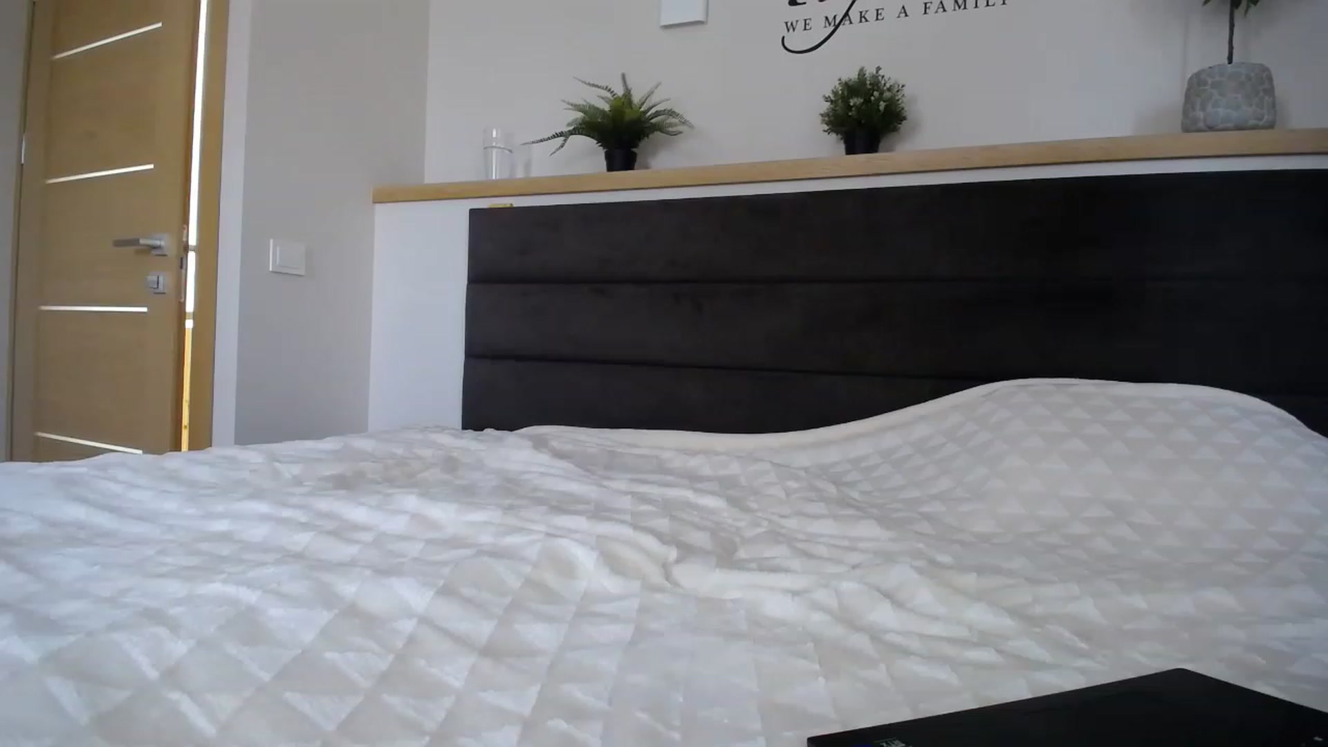 Gallery image thumbnail from EmilyTease's myfreecams stream on, 04/25/2023, 12:10 image 2 of 20
